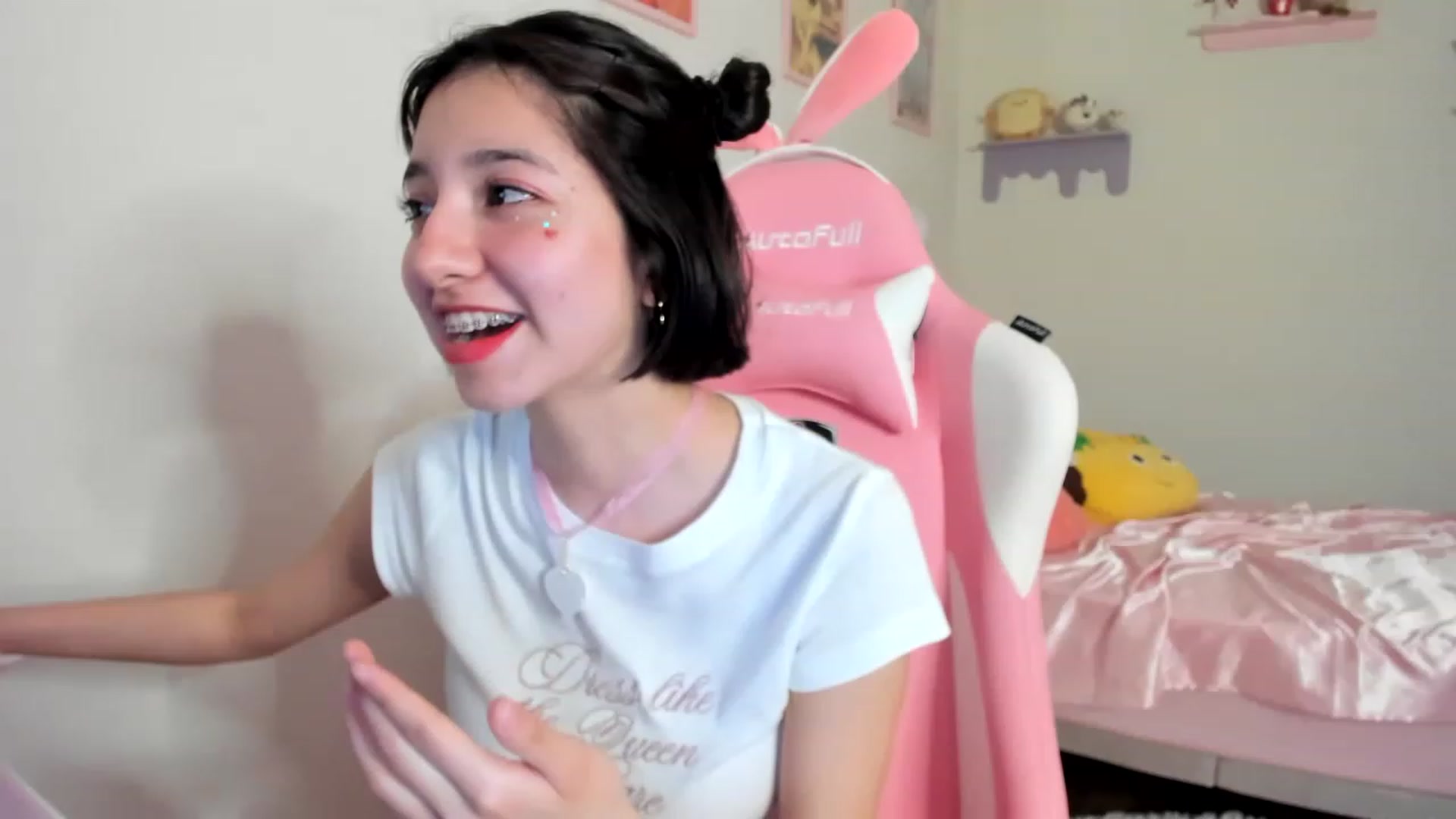 Gallery image thumbnail from Cherrycute666's myfreecams stream on, 06/10/2023, 03:51 image 20 of 20