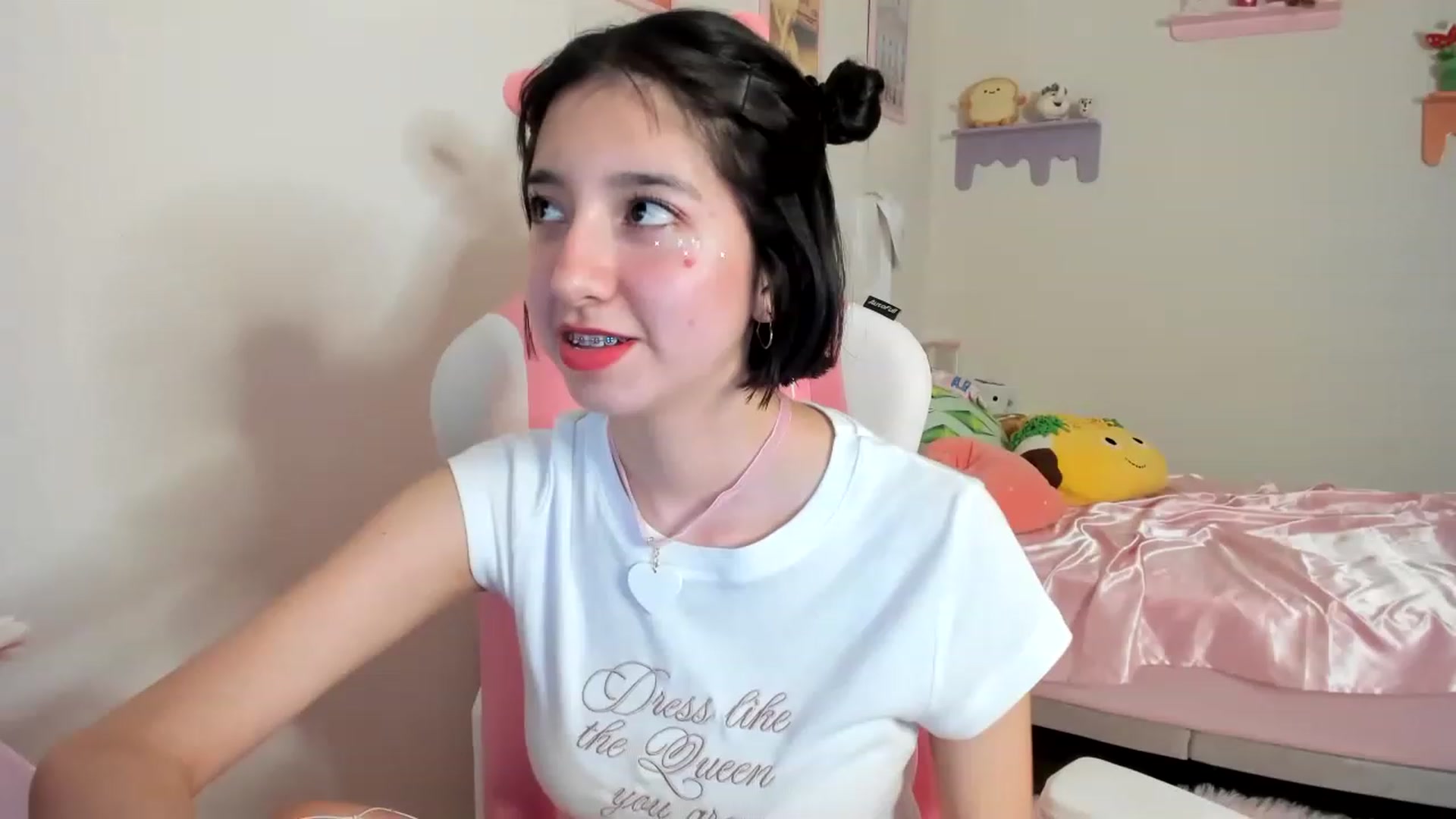 Gallery image thumbnail from Cherrycute666's myfreecams stream on, 06/10/2023, 03:51 image 8 of 20