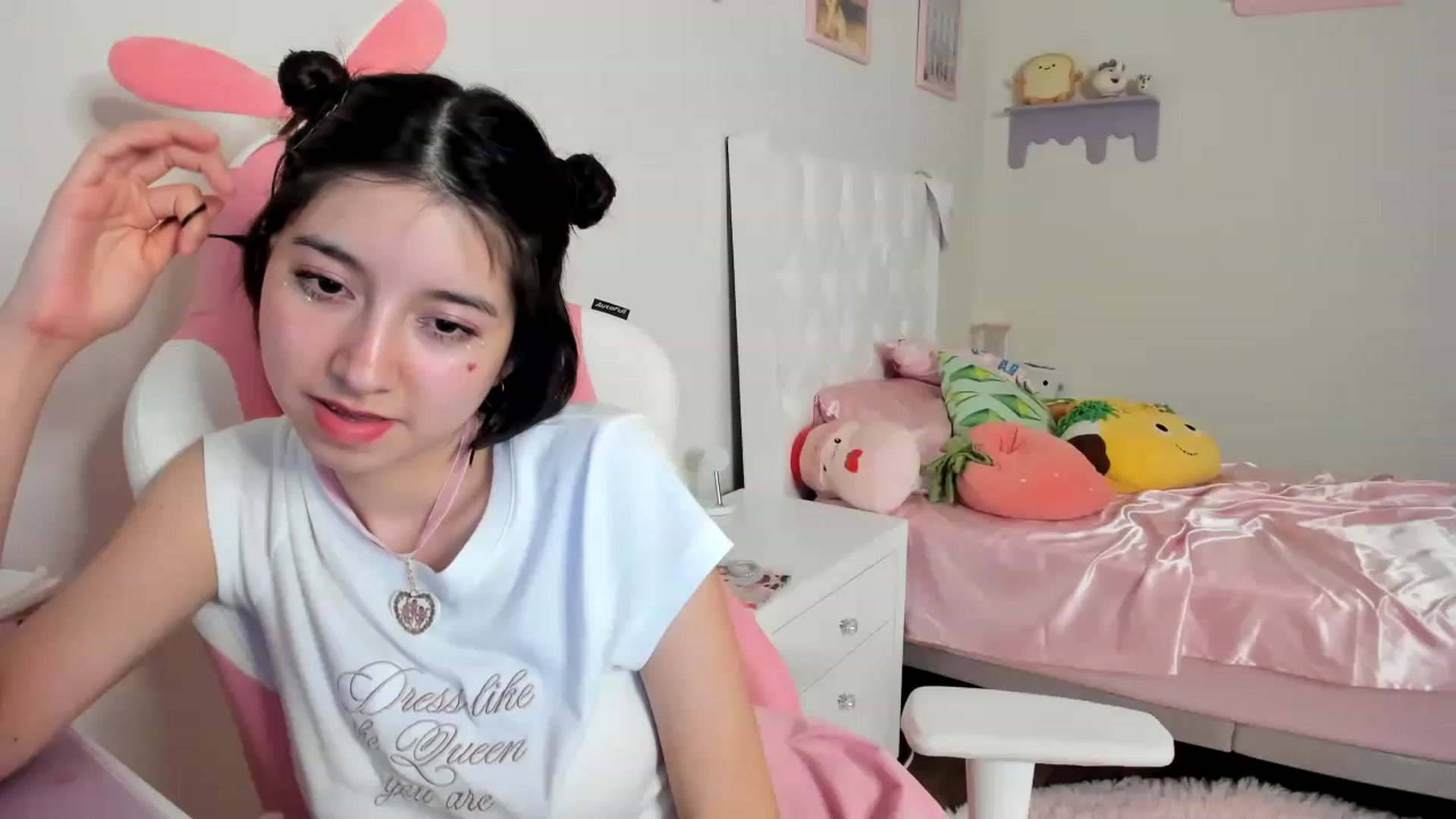 Gallery image thumbnail from Cherrycute666's myfreecams stream on, 06/10/2023, 04:58 image 16 of 20