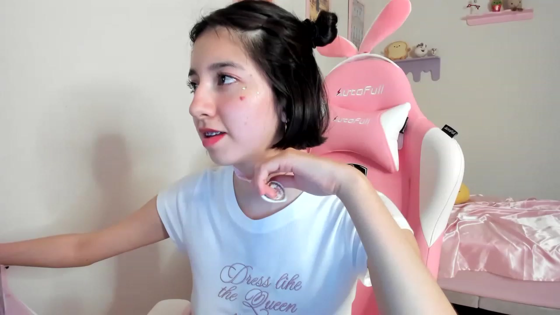 Gallery image thumbnail from Cherrycute666's myfreecams stream on, 06/10/2023, 04:58 image 3 of 20