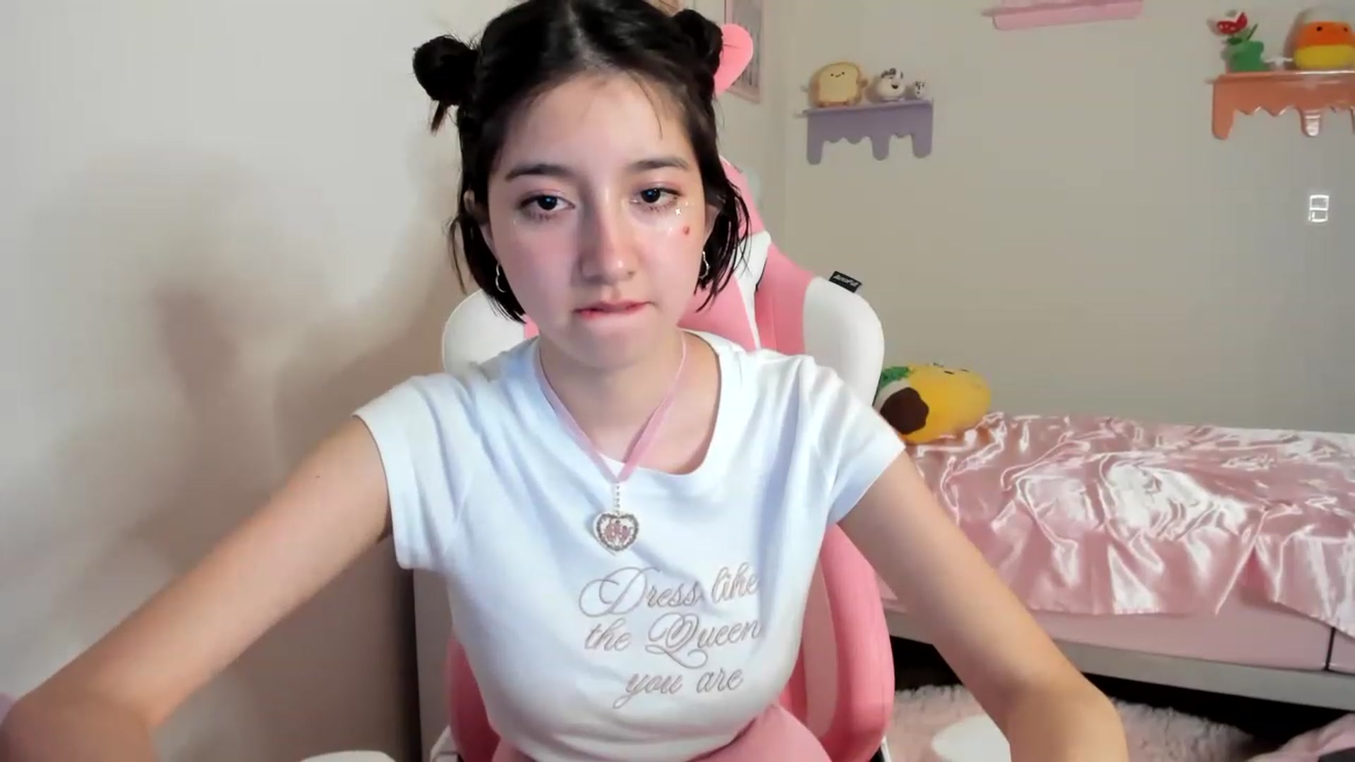 Gallery image thumbnail from Cherrycute666's myfreecams stream on, 06/10/2023, 06:09 image 14 of 20
