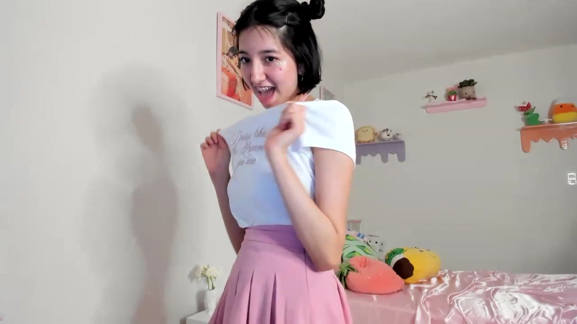 Gallery image thumbnail from Cherrycute666's myfreecams stream on, 06/10/2023, 06:09 image 9 of 20