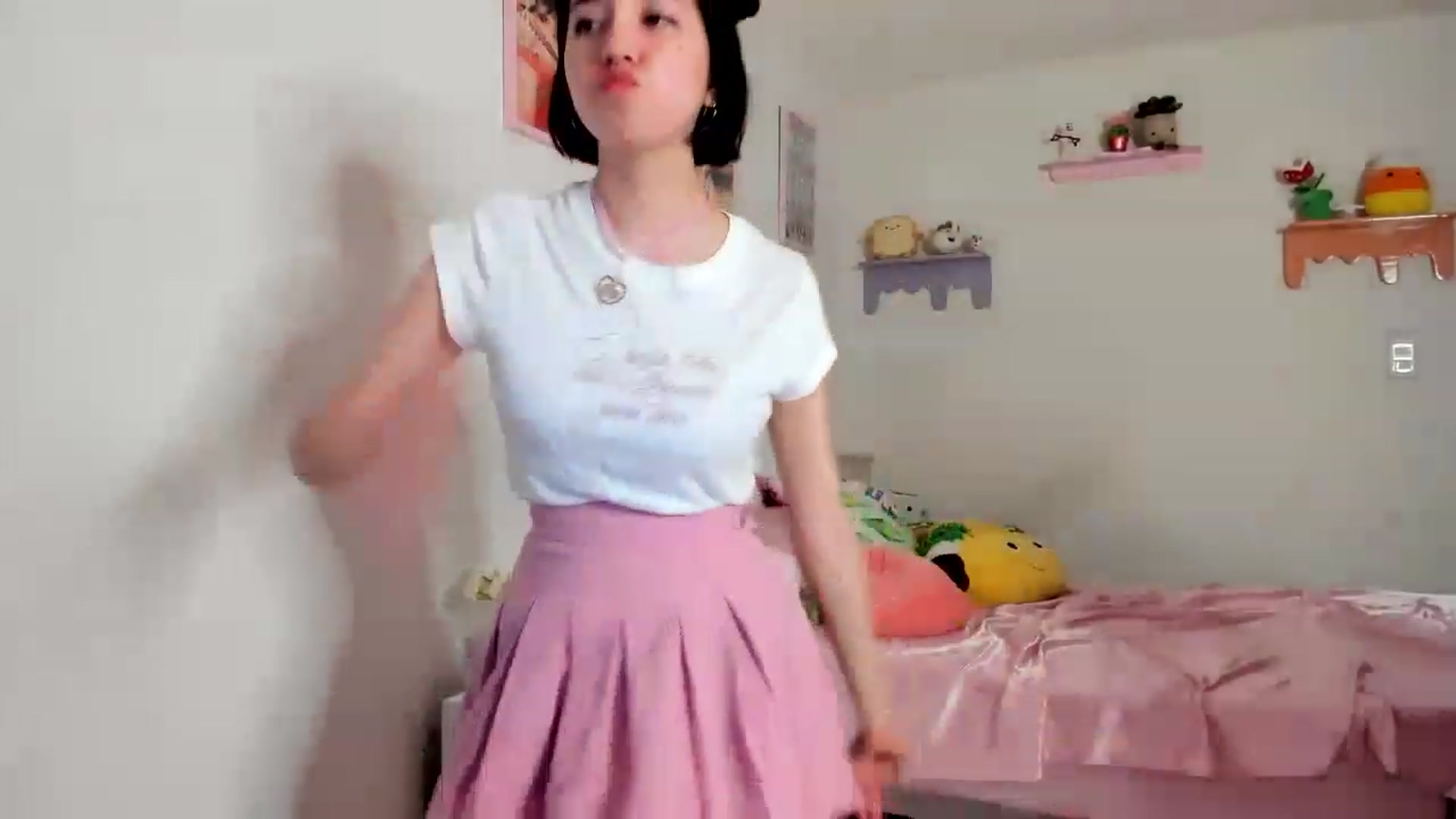 Gallery image thumbnail from Cherrycute666's myfreecams stream on, 06/10/2023, 06:09 image 3 of 20