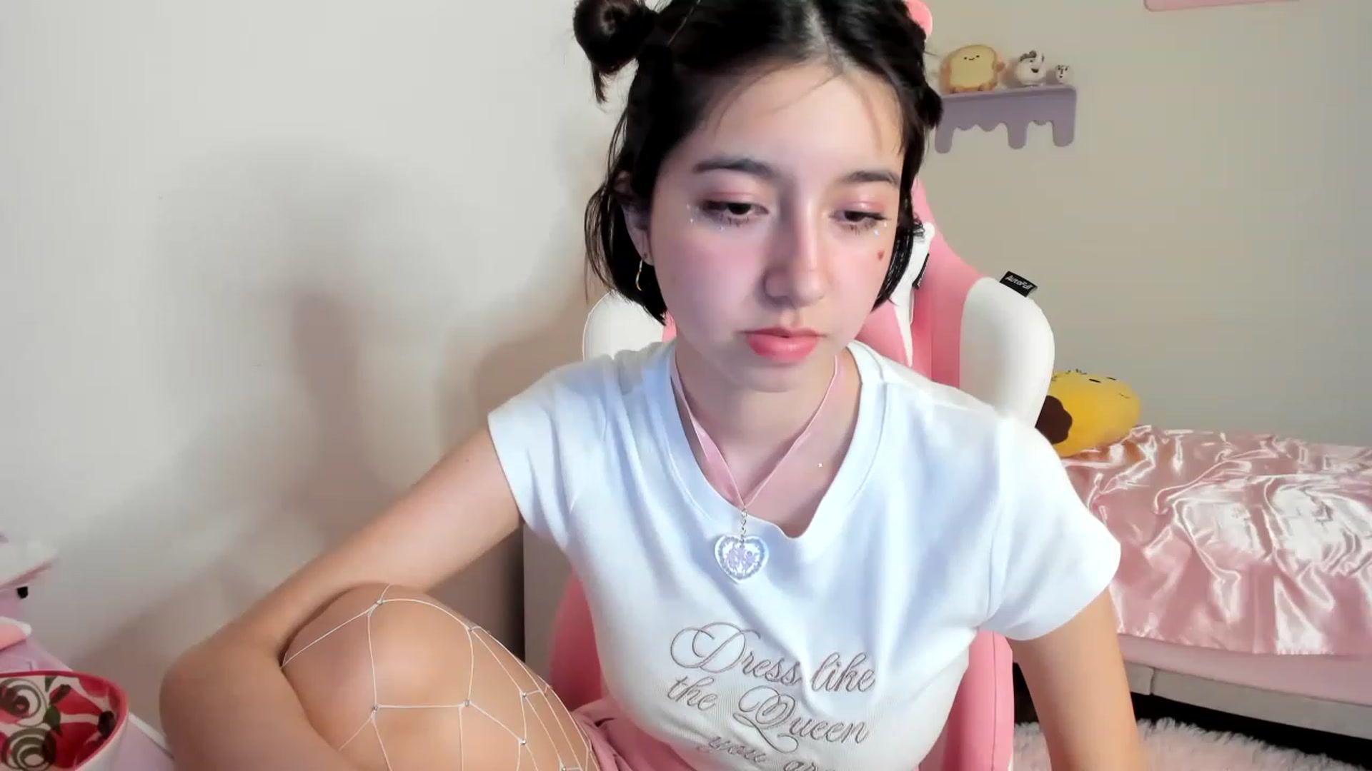 Gallery image thumbnail from Cherrycute666's myfreecams stream on, 06/10/2023, 09:08 image 16 of 20