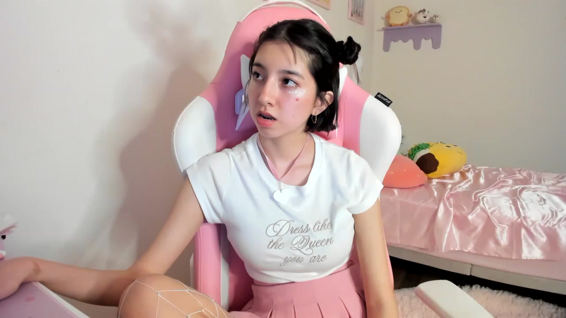 Gallery image thumbnail from Cherrycute666's myfreecams stream on, 06/10/2023, 09:08 image 18 of 20