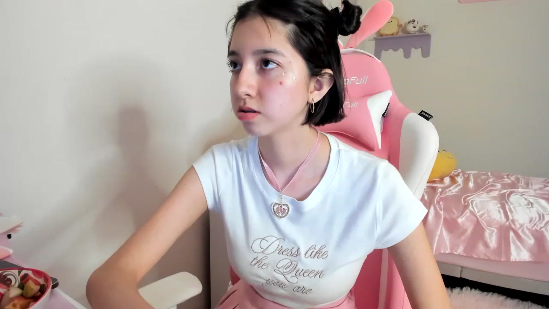 Gallery image thumbnail from Cherrycute666's myfreecams stream on, 06/10/2023, 09:08 image 15 of 20