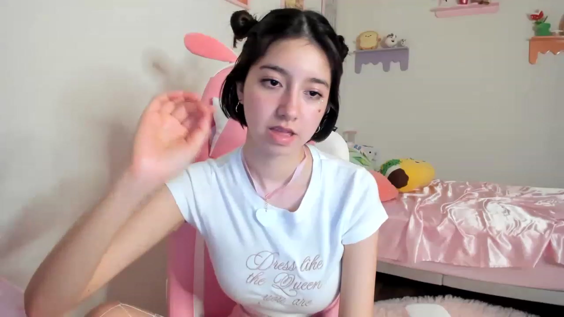 Gallery image thumbnail from Cherrycute666's myfreecams stream on, 06/10/2023, 09:08 image 10 of 20
