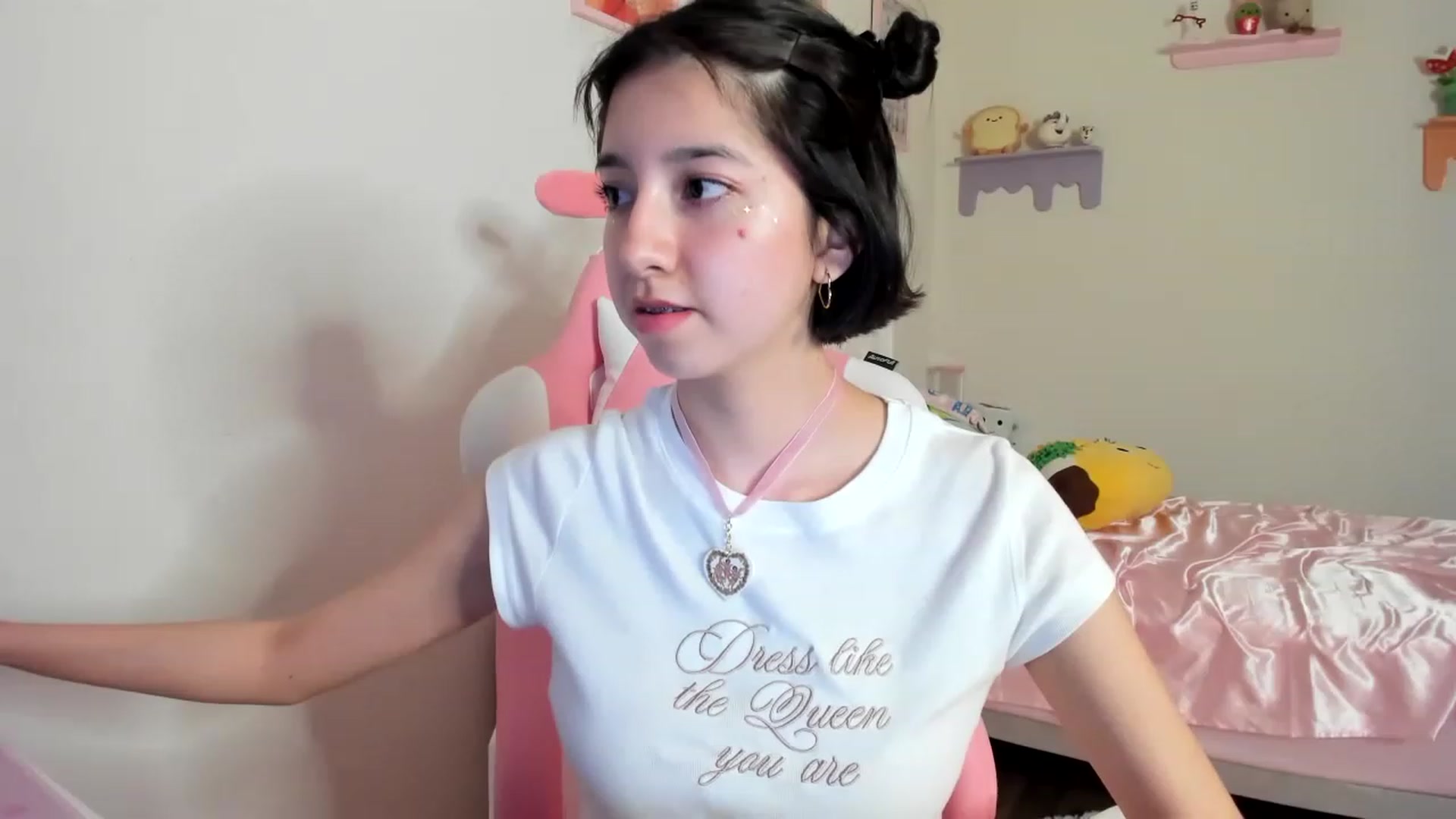 Gallery image thumbnail from Cherrycute666's myfreecams stream on, 06/10/2023, 09:08 image 2 of 20