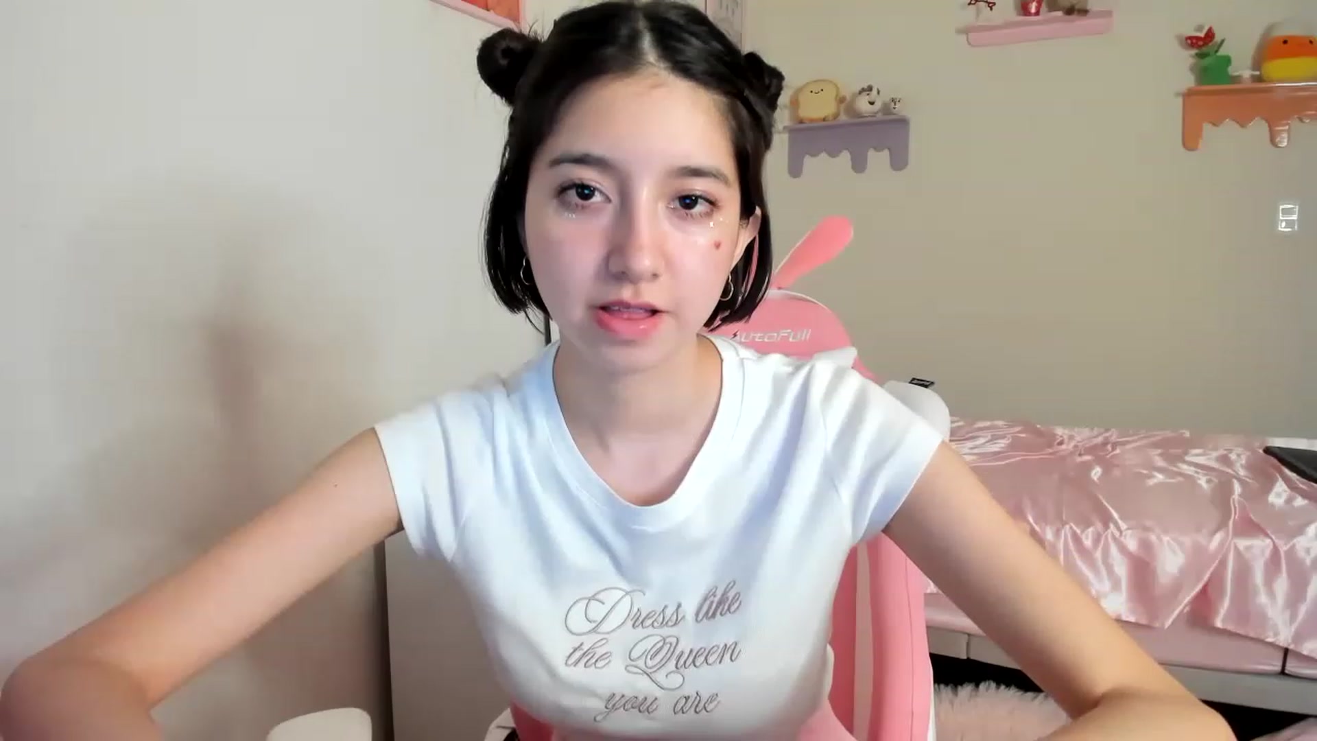 Gallery image thumbnail from Cherrycute666's myfreecams stream on, 06/10/2023, 11:38 image 3 of 20