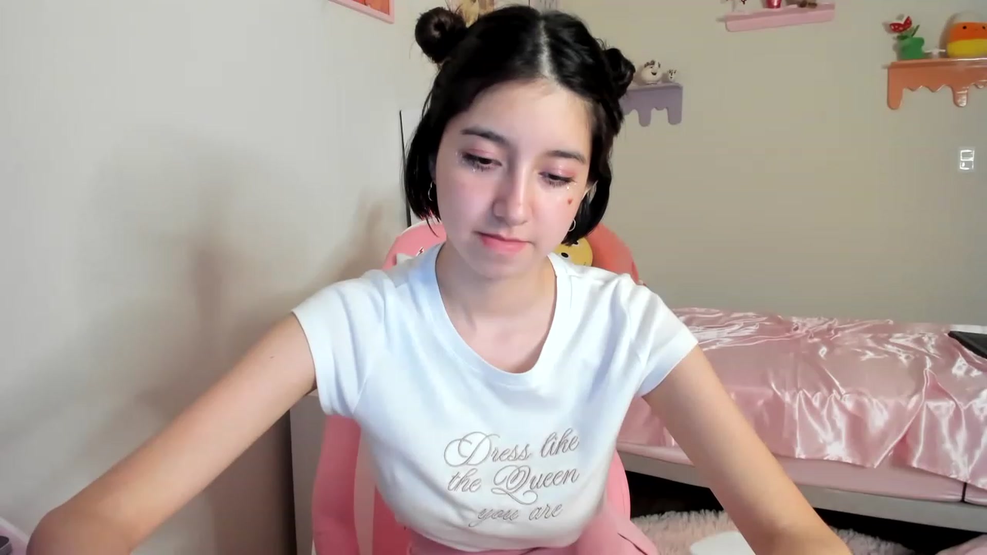Gallery image thumbnail from Cherrycute666's myfreecams stream on, 06/10/2023, 11:38 image 4 of 20