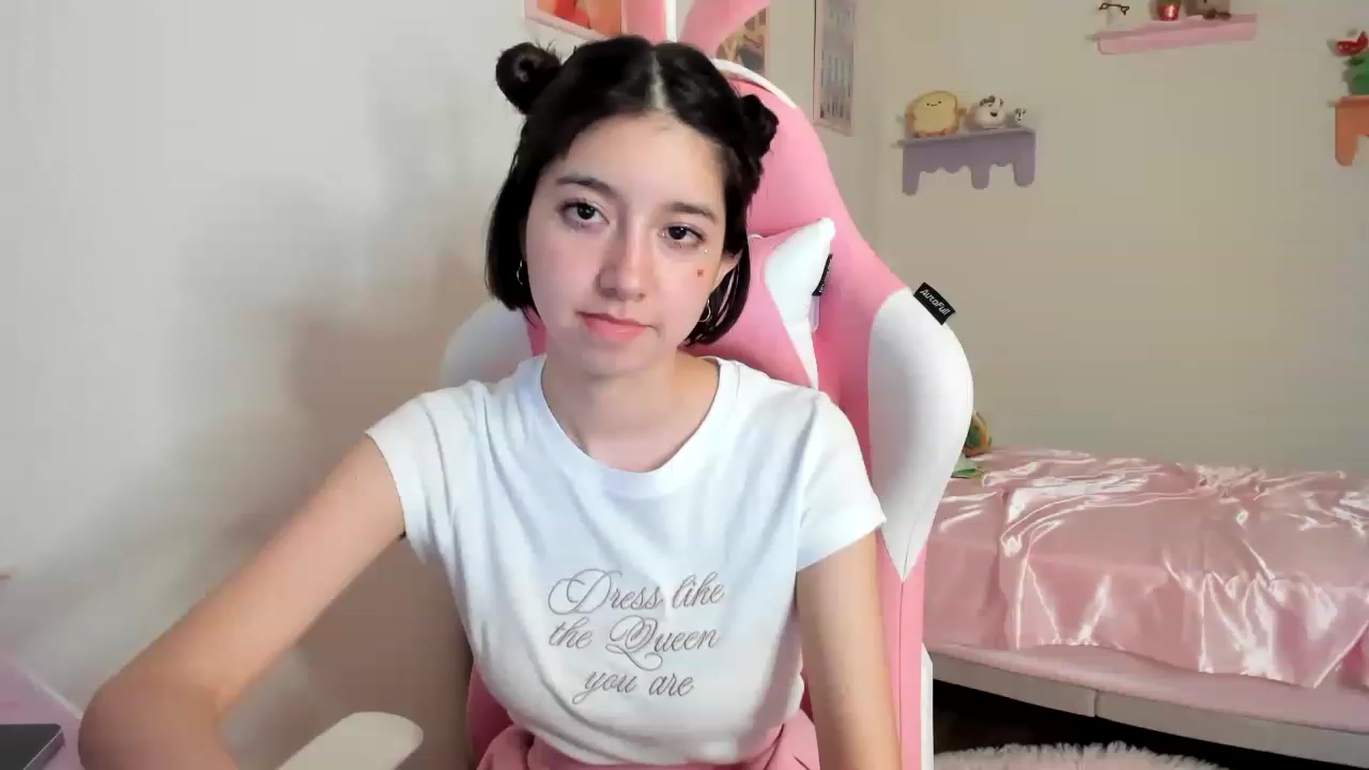 Gallery image thumbnail from Cherrycute666's myfreecams stream on, 06/10/2023, 11:38 image 6 of 20