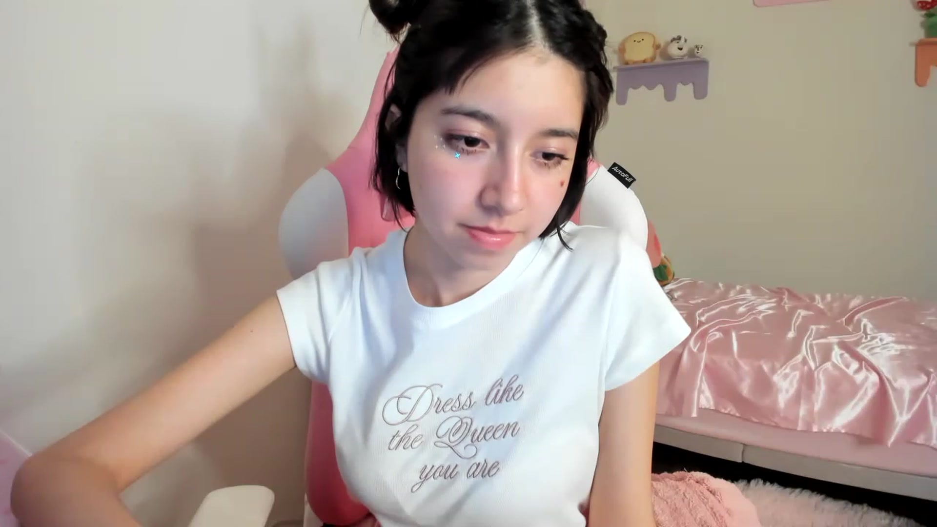 Gallery image thumbnail from Cherrycute666's myfreecams stream on, 06/10/2023, 11:38 image 18 of 20