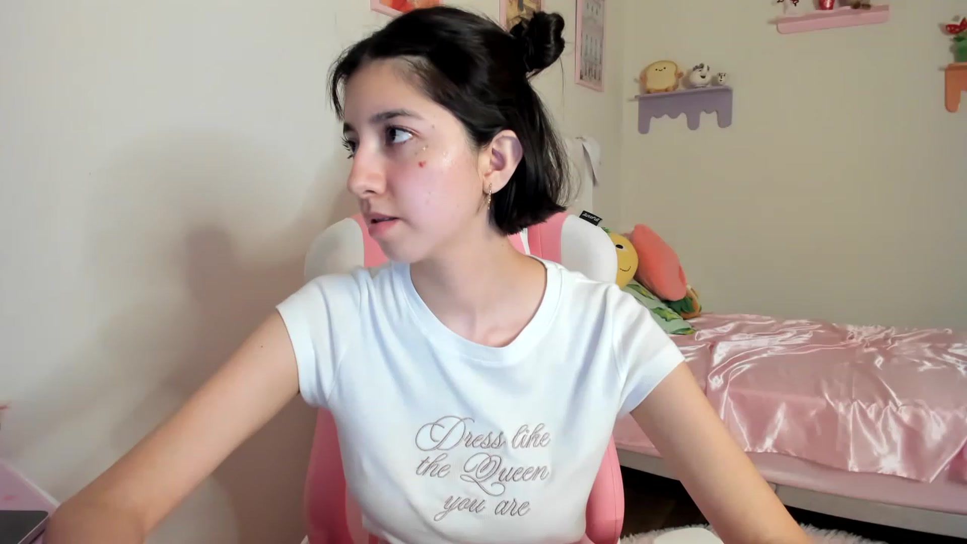 Gallery image thumbnail from Cherrycute666's myfreecams stream on, 06/10/2023, 11:38 image 5 of 20