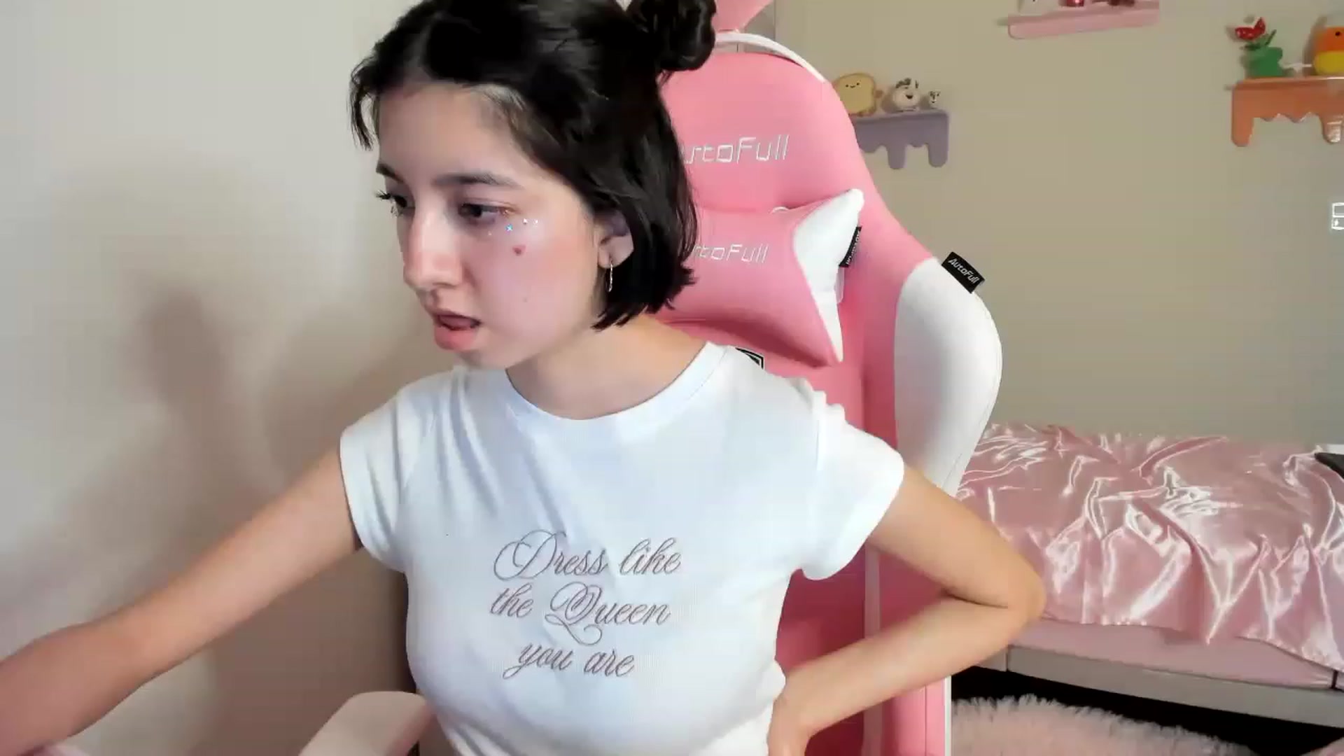 Gallery image thumbnail from Cherrycute666's myfreecams stream on, 06/10/2023, 11:56 image 8 of 20