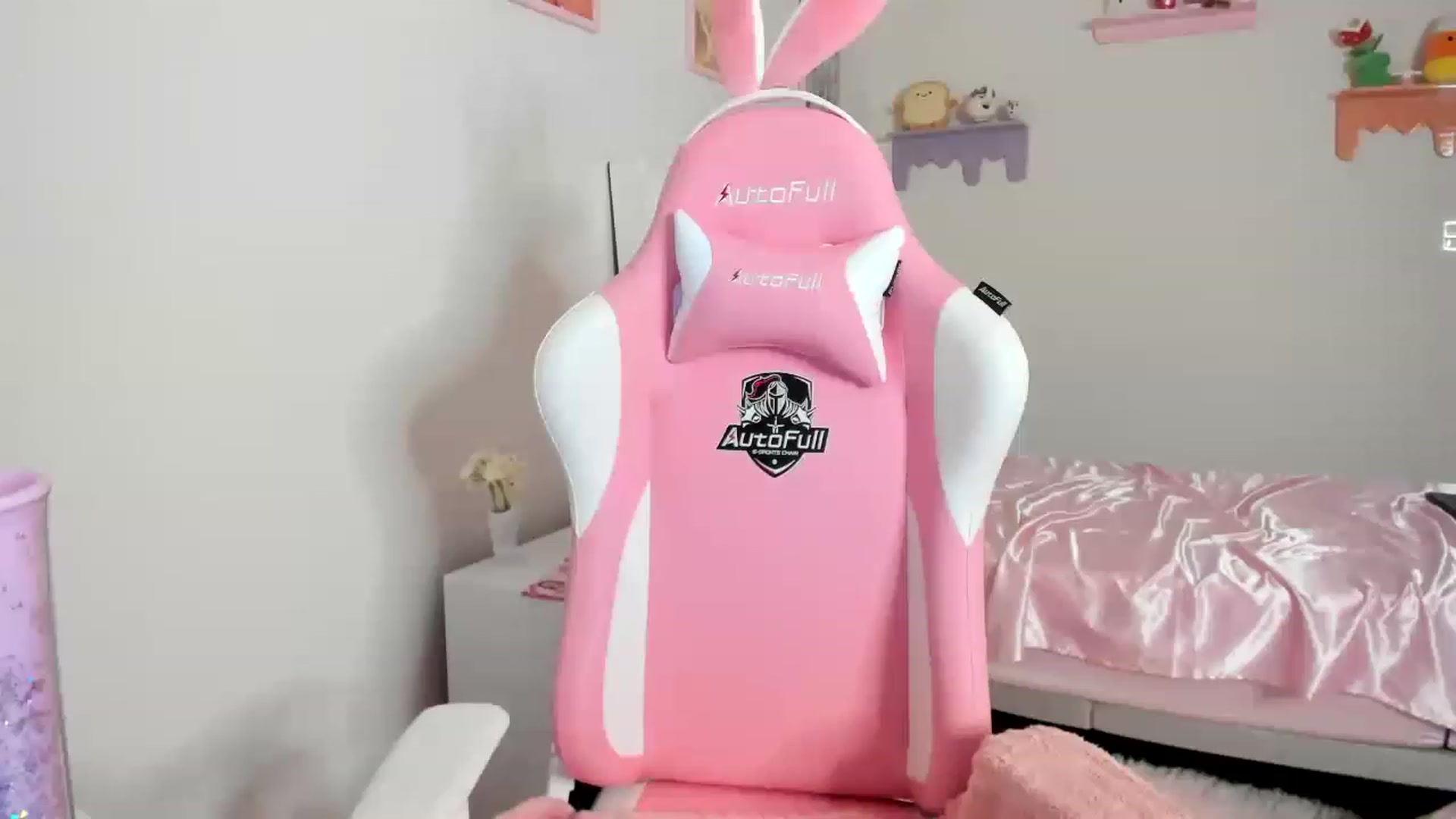 Gallery image thumbnail from Cherrycute666's myfreecams stream on, 06/10/2023, 11:56 image 4 of 20
