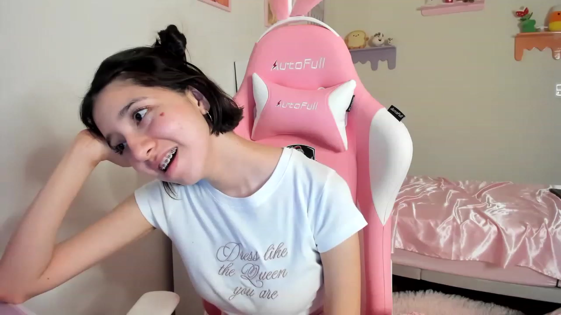 Gallery image thumbnail from Cherrycute666's myfreecams stream on, 06/10/2023, 11:56 image 12 of 20