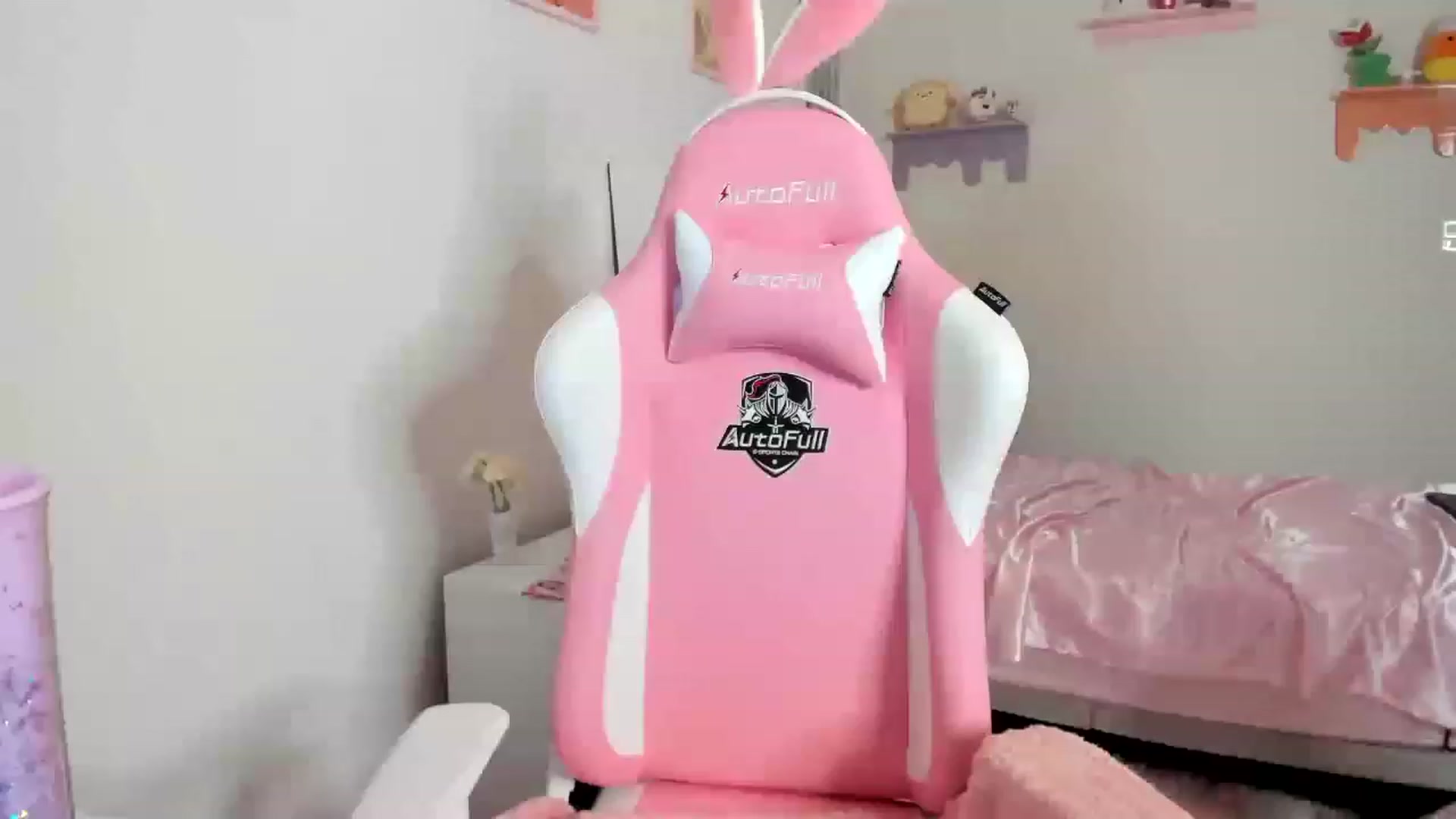 Gallery image thumbnail from Cherrycute666's myfreecams stream on, 06/10/2023, 11:56 image 6 of 20