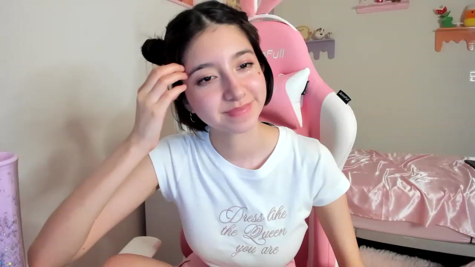 Gallery image thumbnail from Cherrycute666's myfreecams stream on, 06/10/2023, 11:56 image 1 of 20