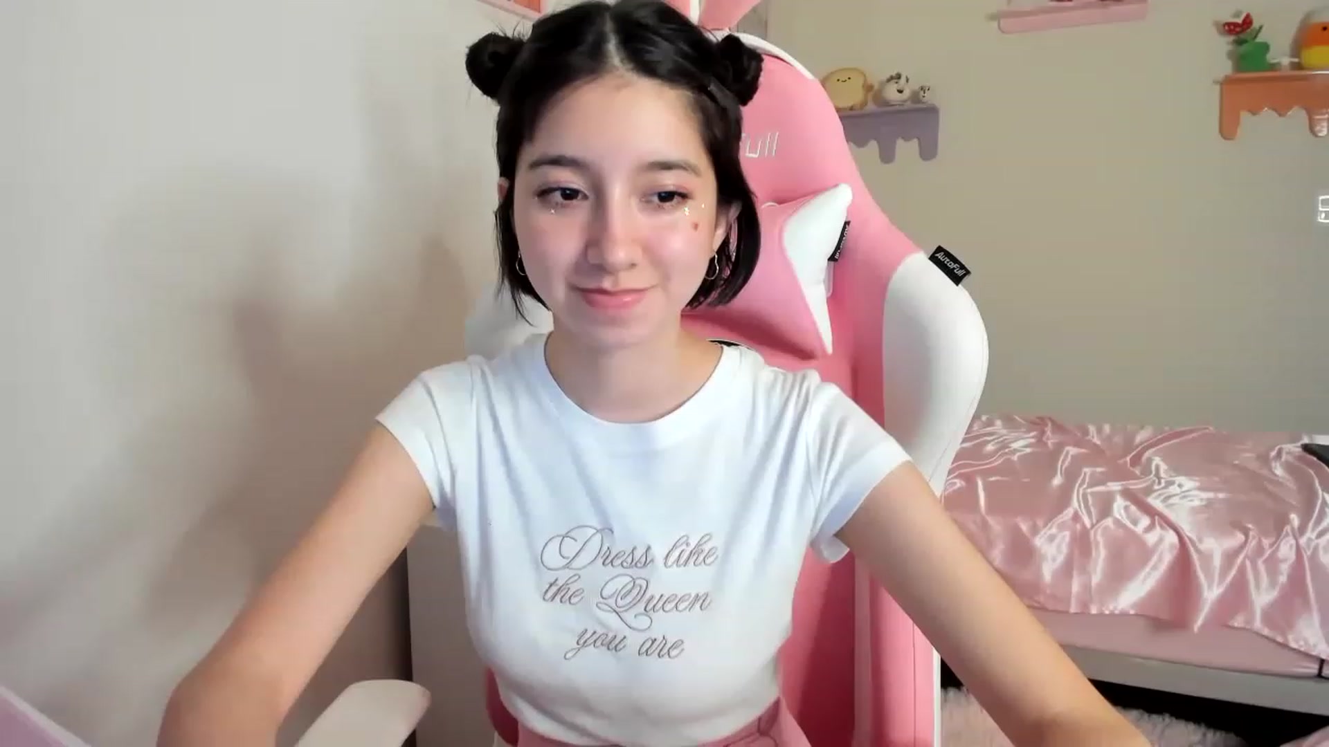Gallery image thumbnail from Cherrycute666's myfreecams stream on, 06/10/2023, 11:56 image 9 of 20