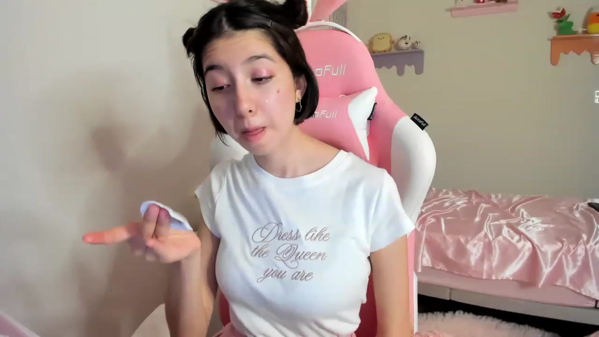 Gallery image thumbnail from Cherrycute666's myfreecams stream on, 06/10/2023, 11:56 image 17 of 20