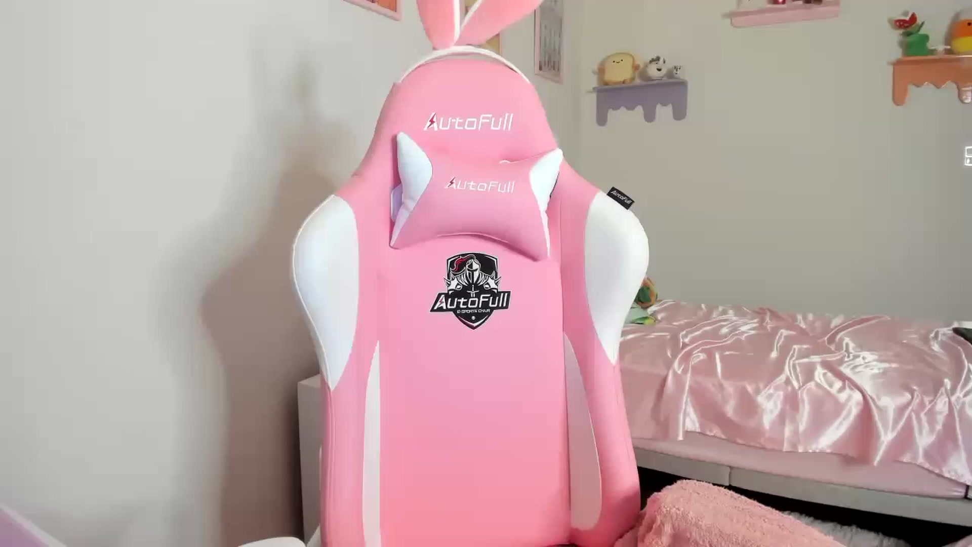 Gallery image thumbnail from Cherrycute666's myfreecams stream on, 06/10/2023, 11:56 image 14 of 20