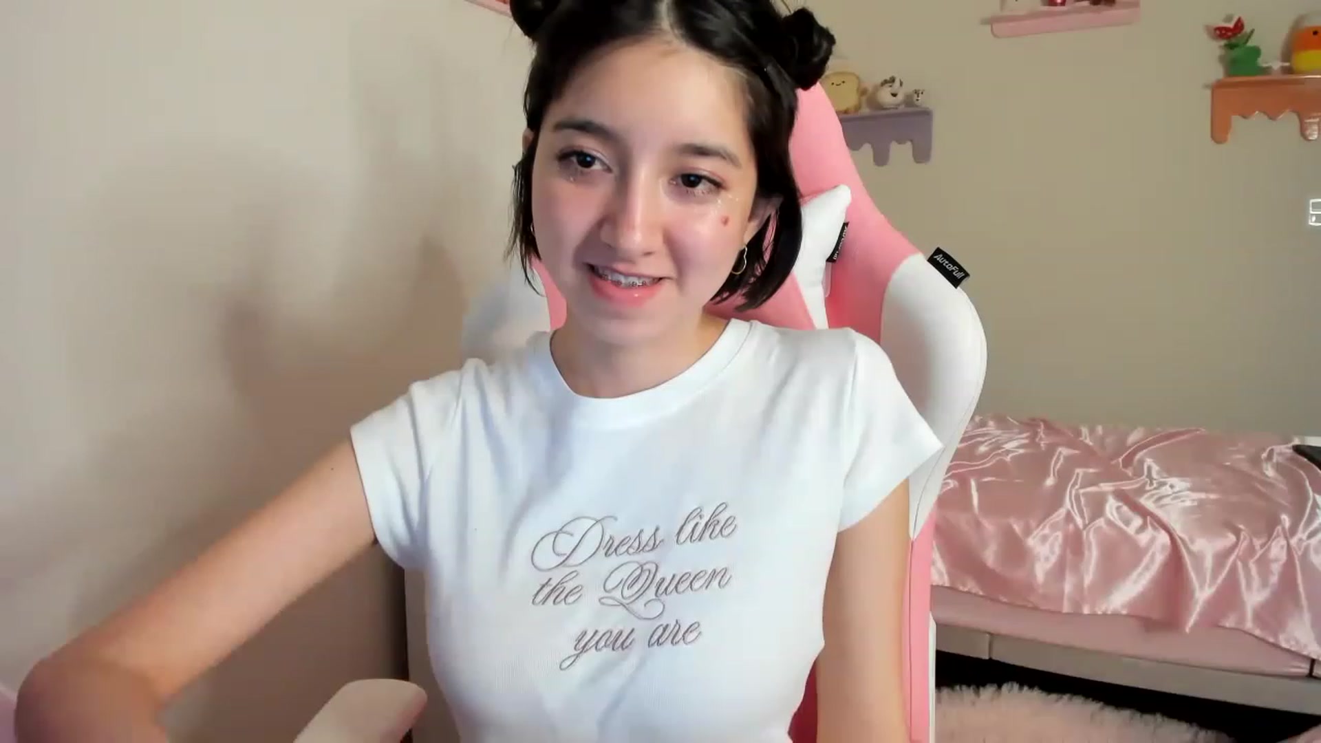 Gallery image thumbnail from Cherrycute666's myfreecams stream on, 06/10/2023, 11:56 image 7 of 20