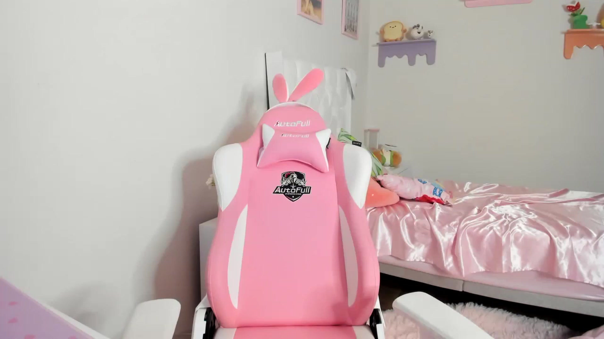 Gallery image thumbnail from Cherrycute666's myfreecams stream on, 06/11/2023, 02:44 image 8 of 20