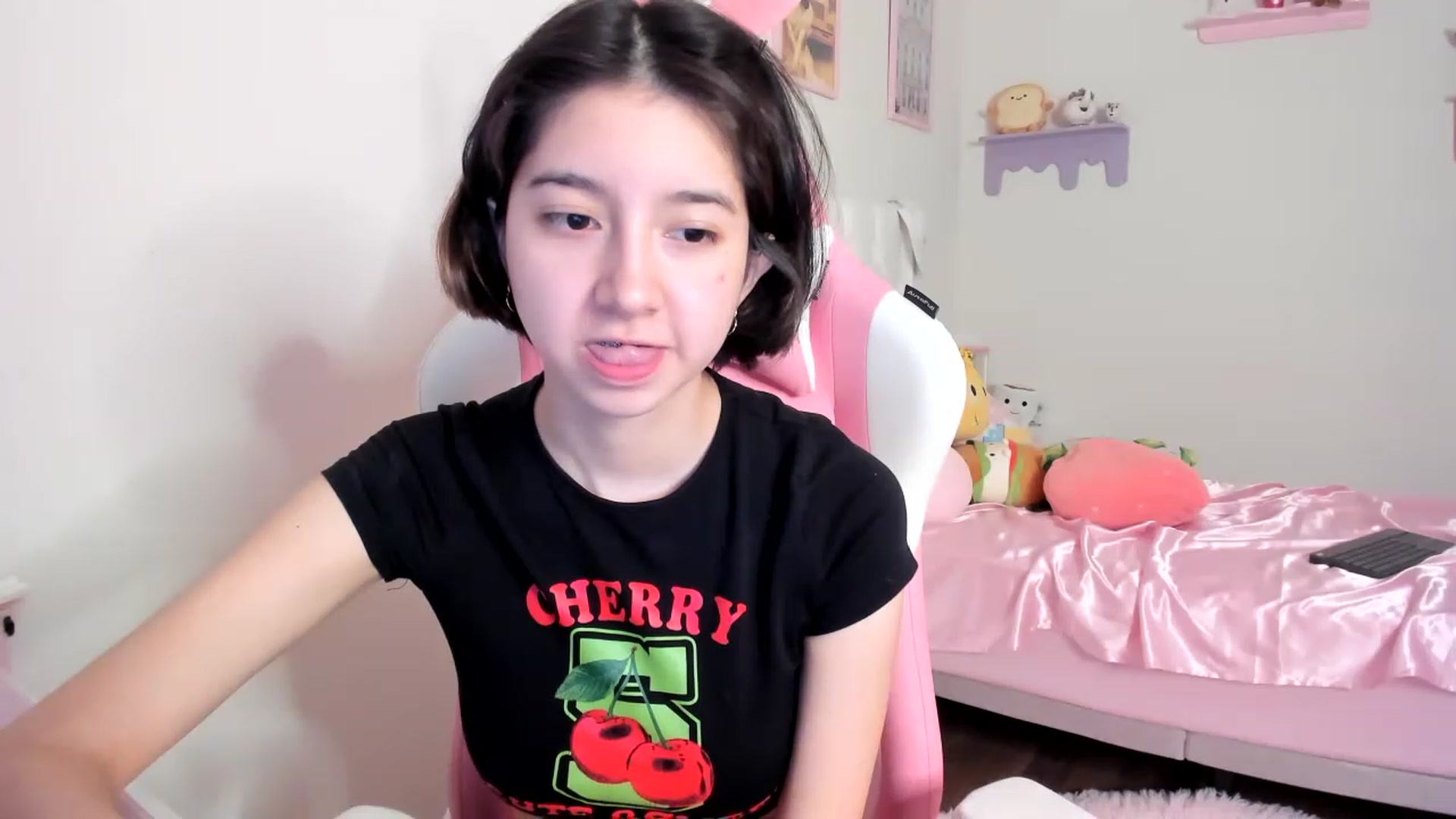 Gallery image thumbnail from Cherrycute666's myfreecams stream on, 06/11/2023, 02:44 image 14 of 20