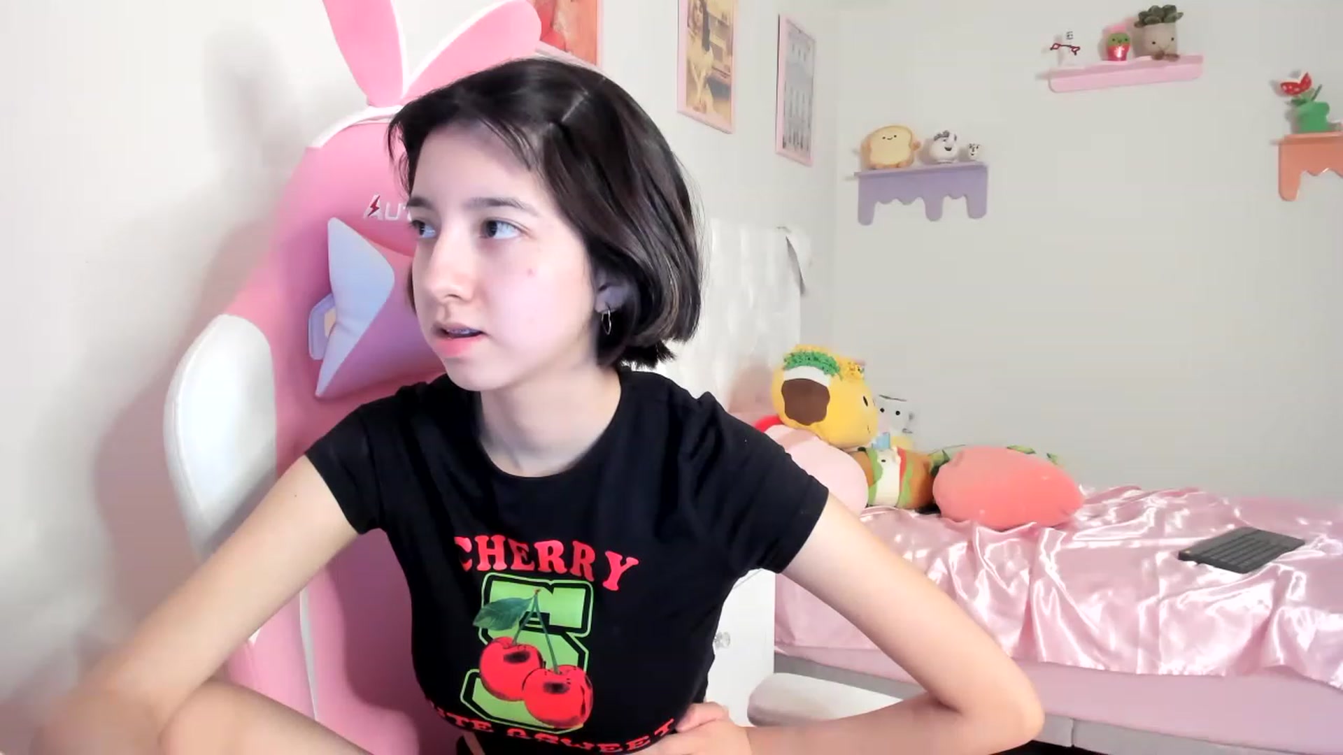 Gallery image thumbnail from Cherrycute666's myfreecams stream on, 06/11/2023, 02:44 image 20 of 20