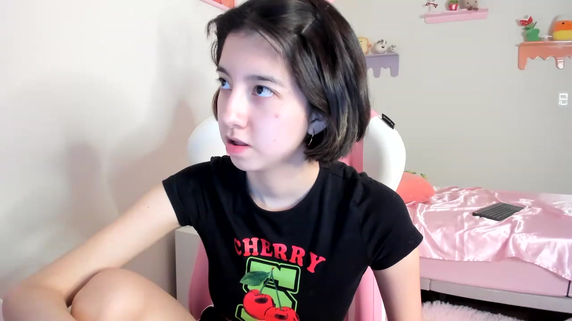 Gallery image thumbnail from Cherrycute666's myfreecams stream on, 06/11/2023, 02:44 image 15 of 20
