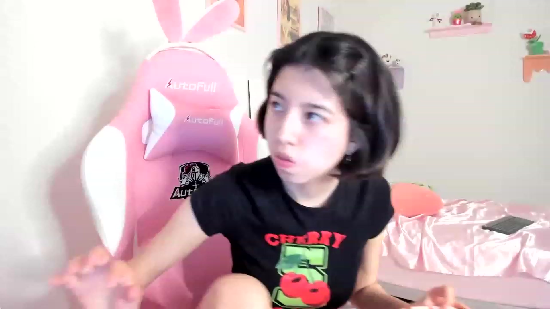 Gallery image thumbnail from Cherrycute666's myfreecams stream on, 06/11/2023, 03:12 image 1 of 20