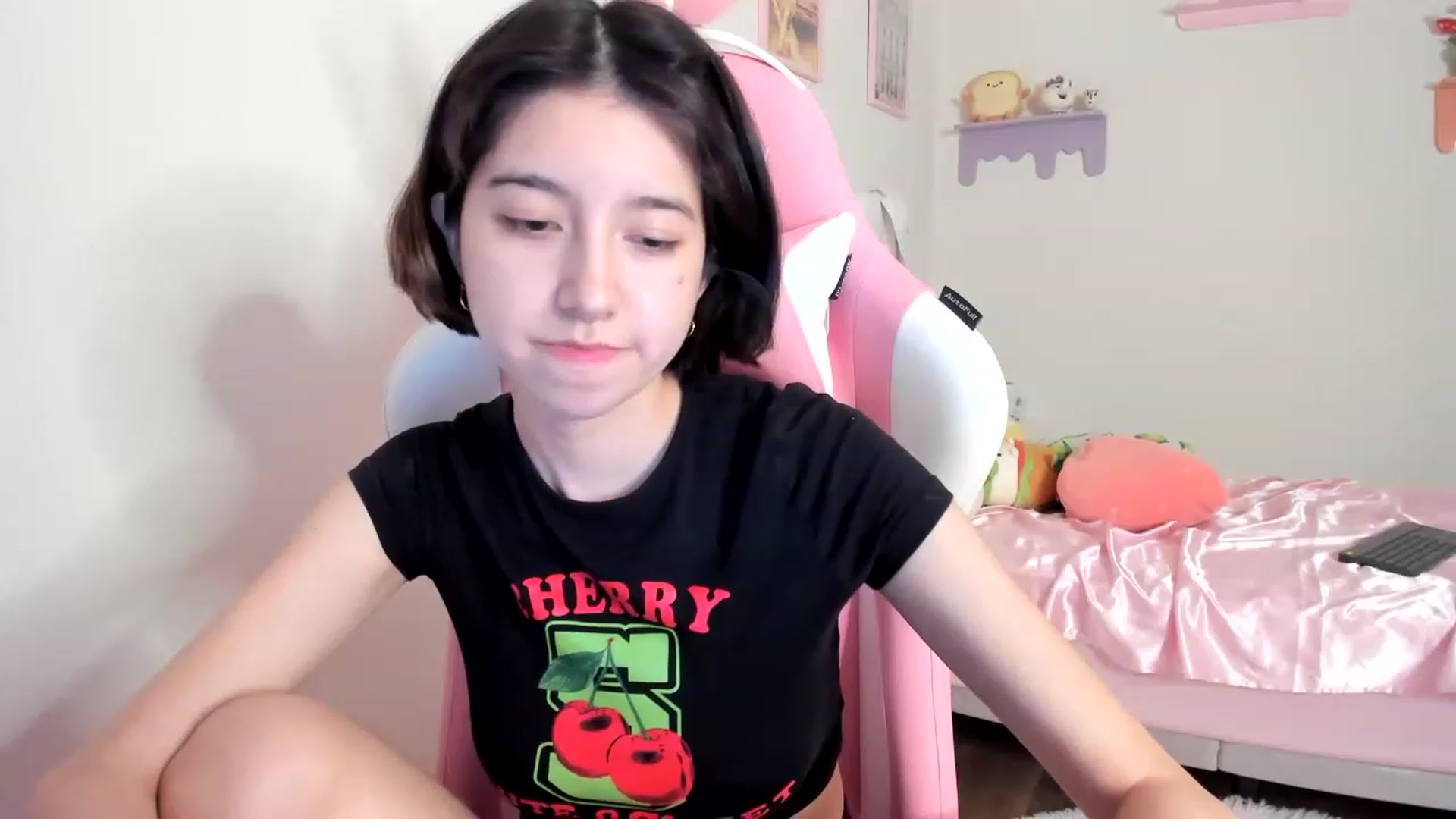 Gallery image thumbnail from Cherrycute666's myfreecams stream on, 06/11/2023, 05:06 image 4 of 20