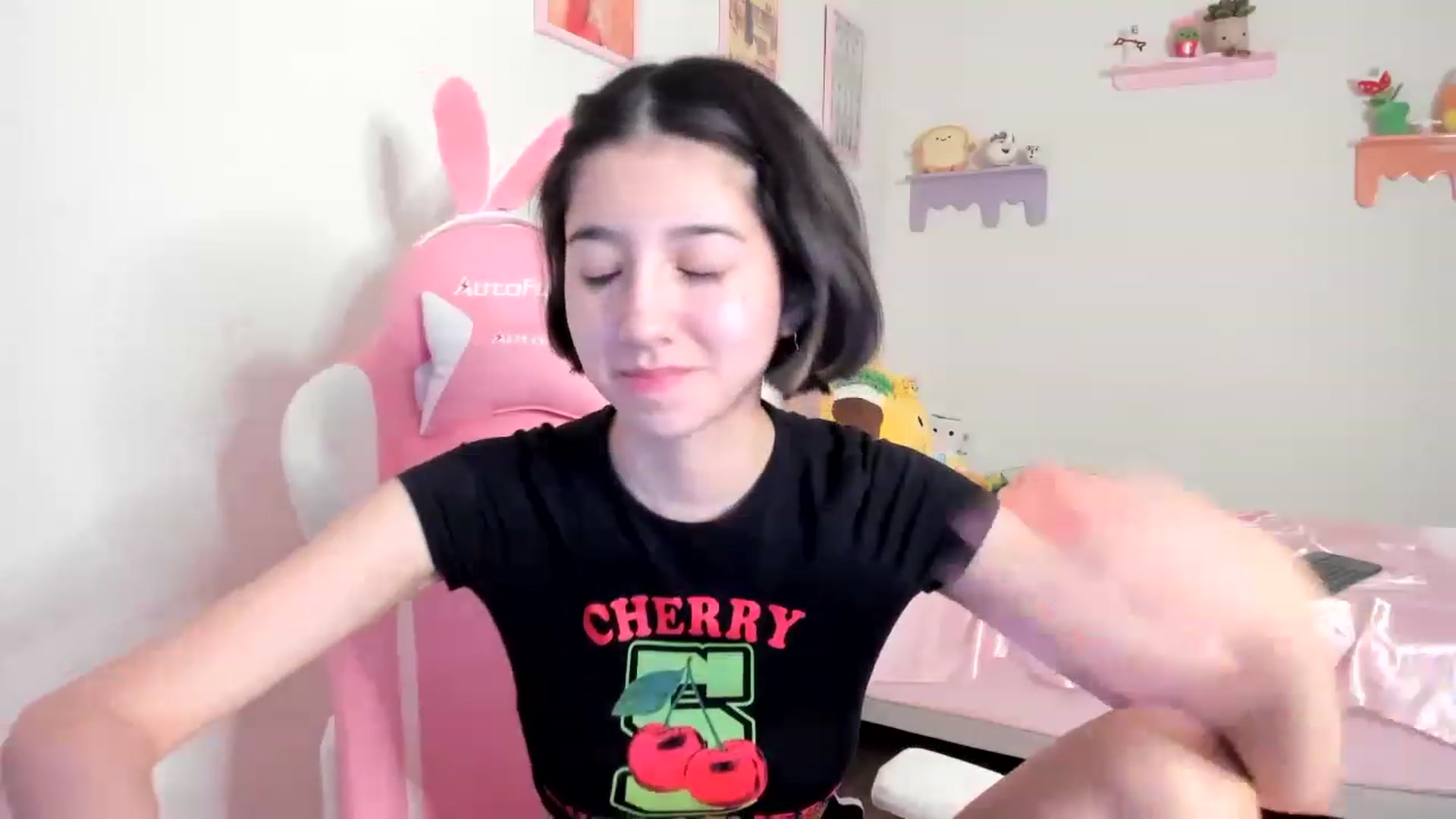 Gallery image thumbnail from Cherrycute666's myfreecams stream on, 06/11/2023, 05:06 image 12 of 20