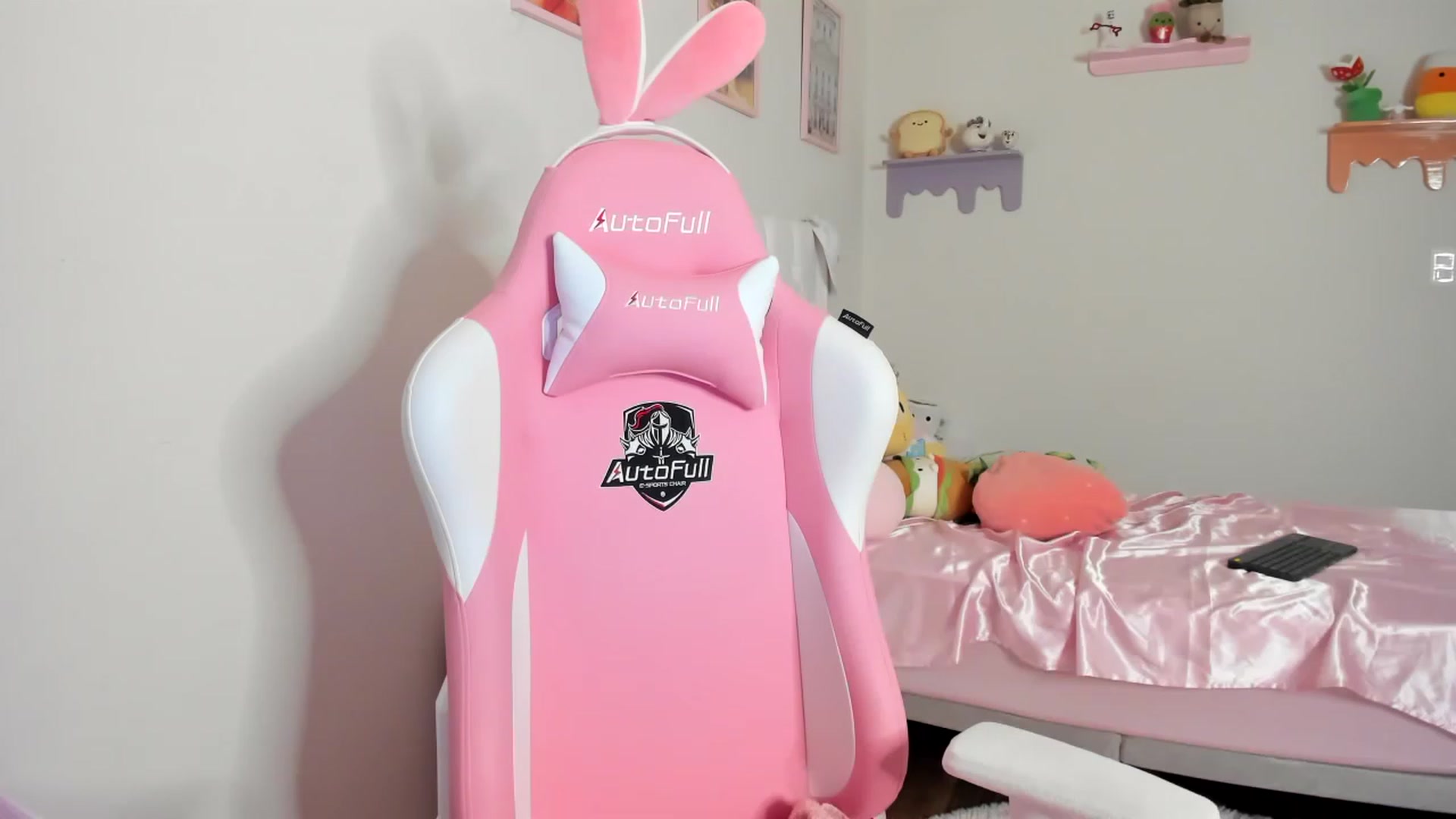 Gallery image thumbnail from Cherrycute666's myfreecams stream on, 06/11/2023, 05:38 image 19 of 20
