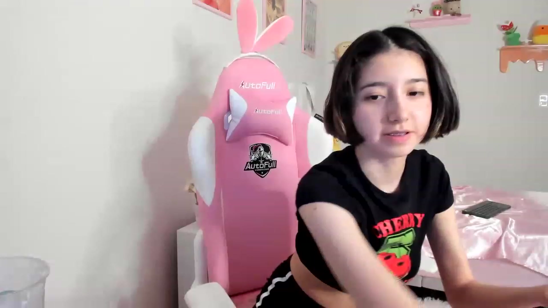 Gallery image thumbnail from Cherrycute666's myfreecams stream on, 06/11/2023, 05:38 image 8 of 20