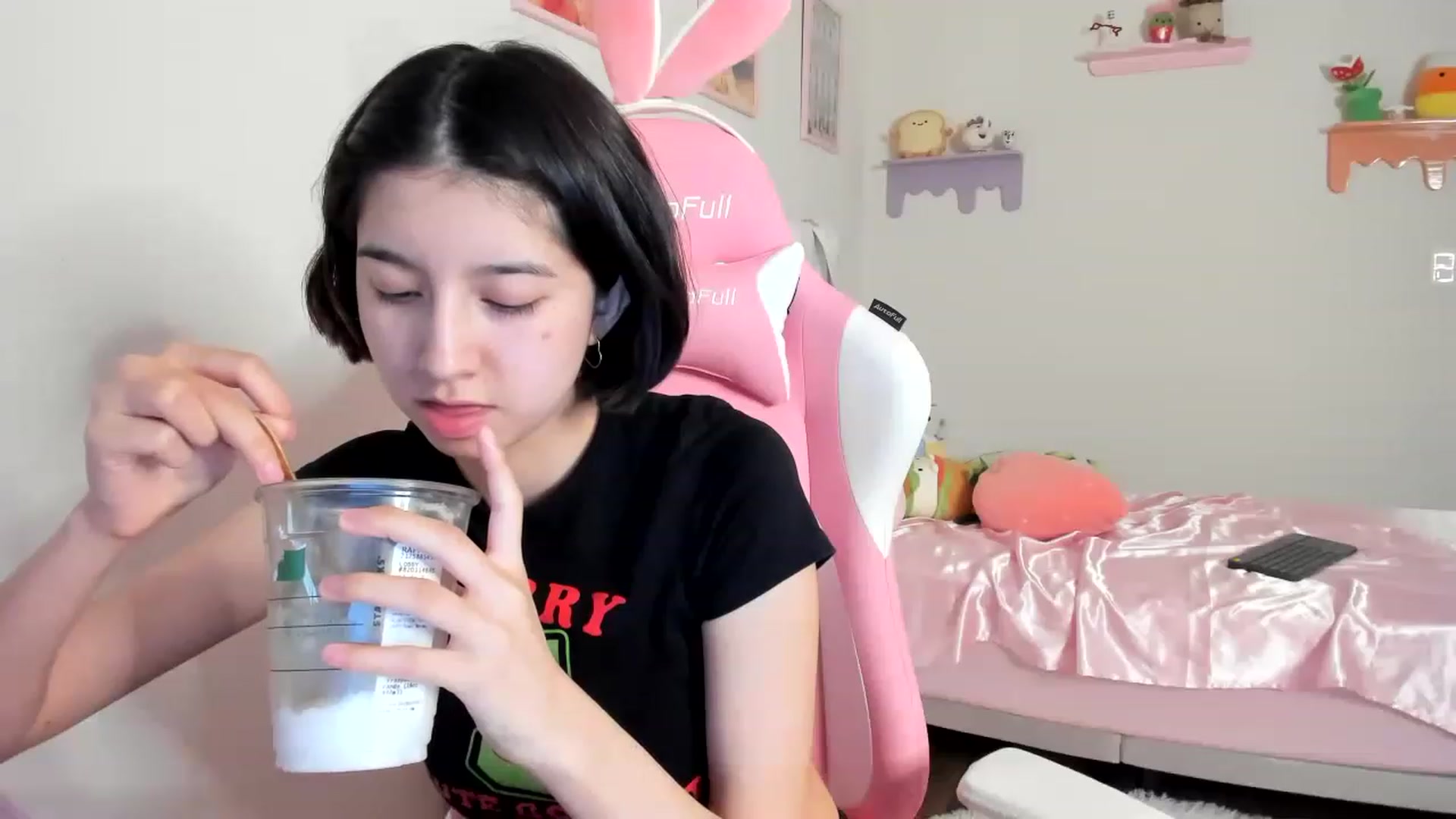 Gallery image thumbnail from Cherrycute666's myfreecams stream on, 06/11/2023, 05:38 image 17 of 20