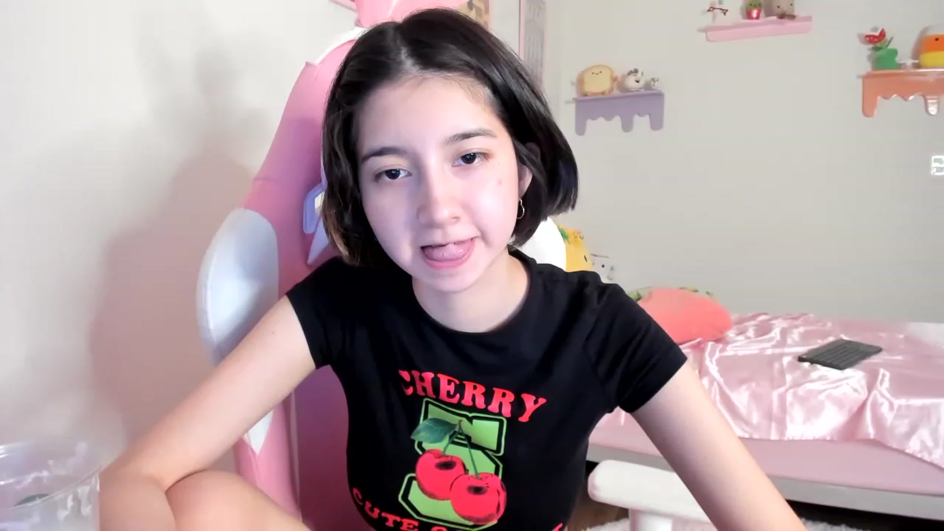 Gallery image thumbnail from Cherrycute666's myfreecams stream on, 06/11/2023, 05:38 image 3 of 20