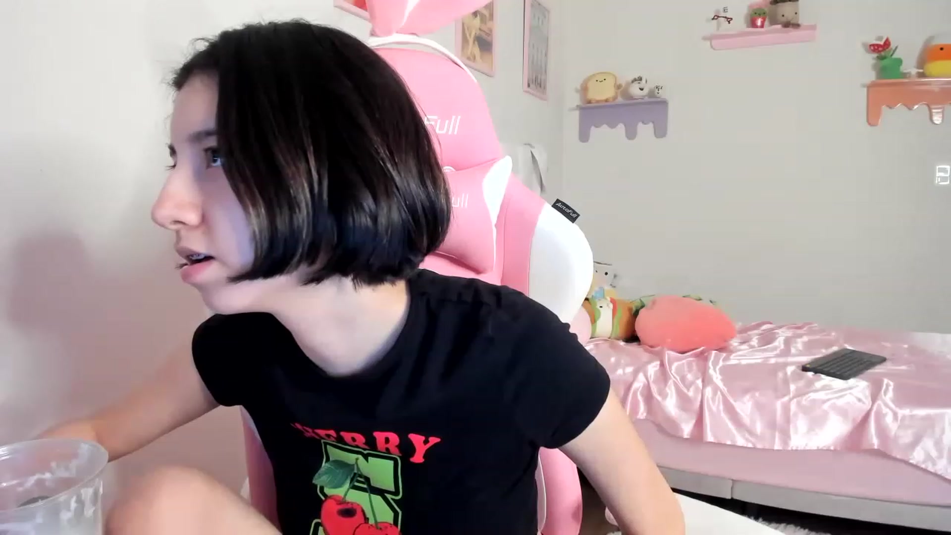 Gallery image thumbnail from Cherrycute666's myfreecams stream on, 06/11/2023, 05:38 image 2 of 20