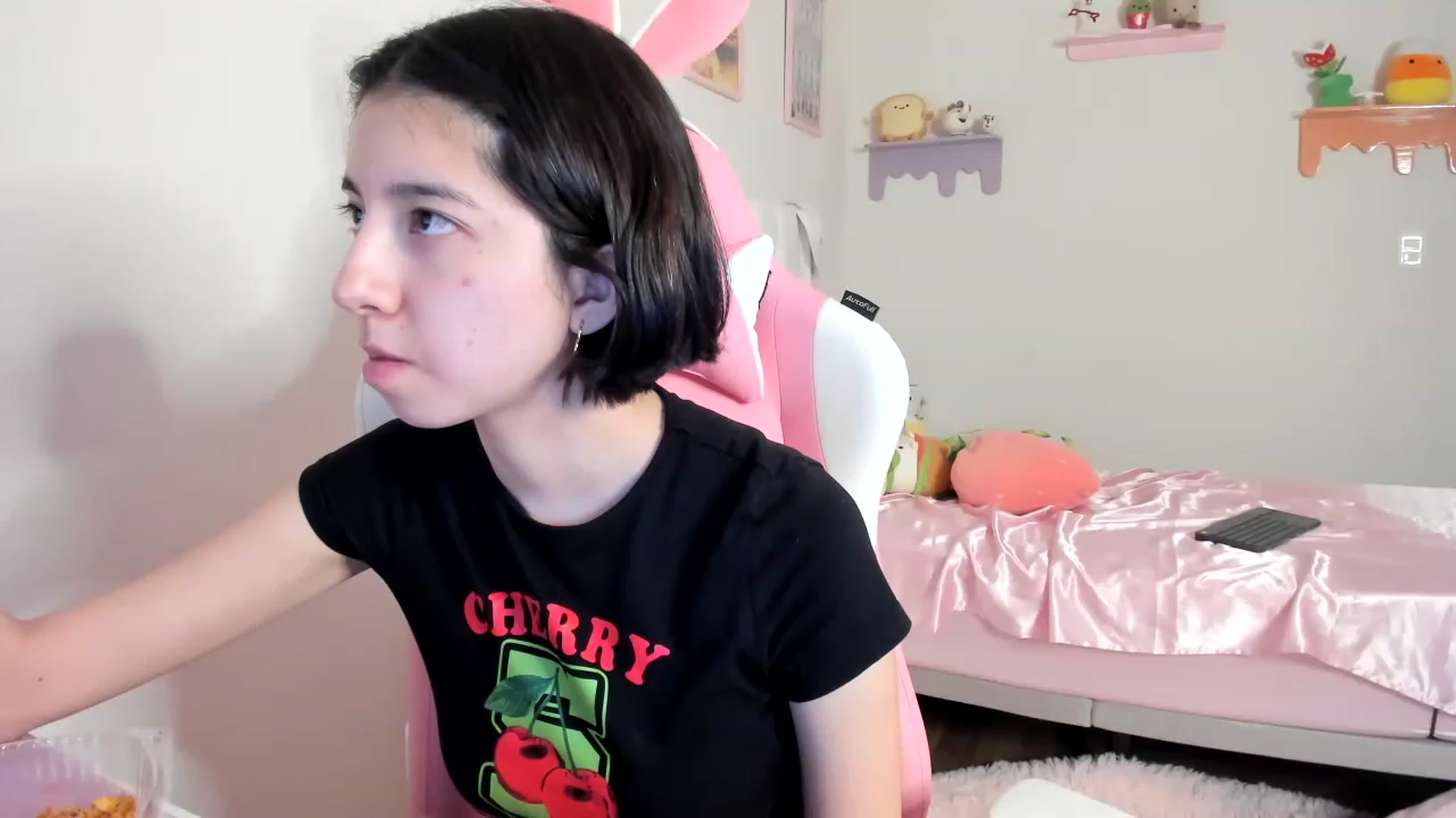 Gallery image thumbnail from Cherrycute666's myfreecams stream on, 06/11/2023, 07:09 image 17 of 20