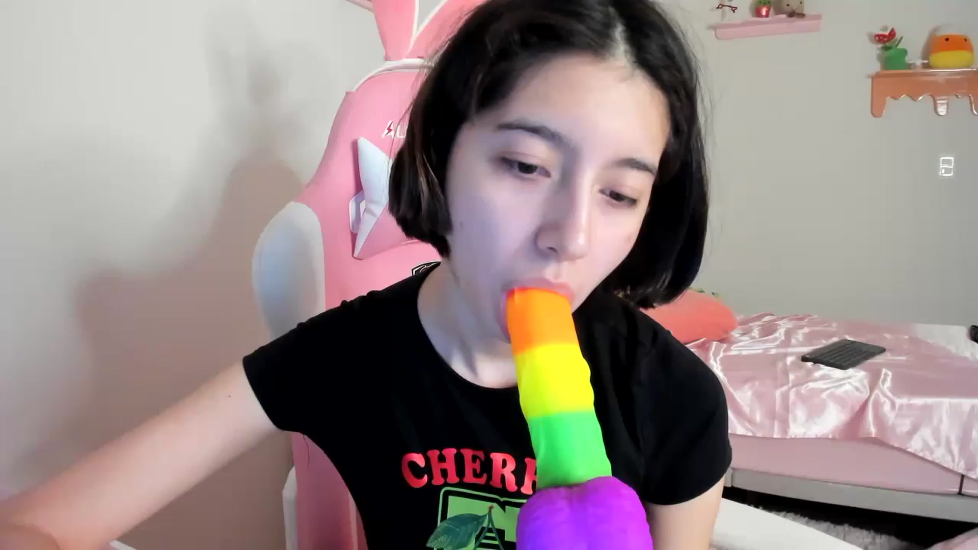 Gallery image thumbnail from Cherrycute666's myfreecams stream on, 06/11/2023, 07:09 image 11 of 20