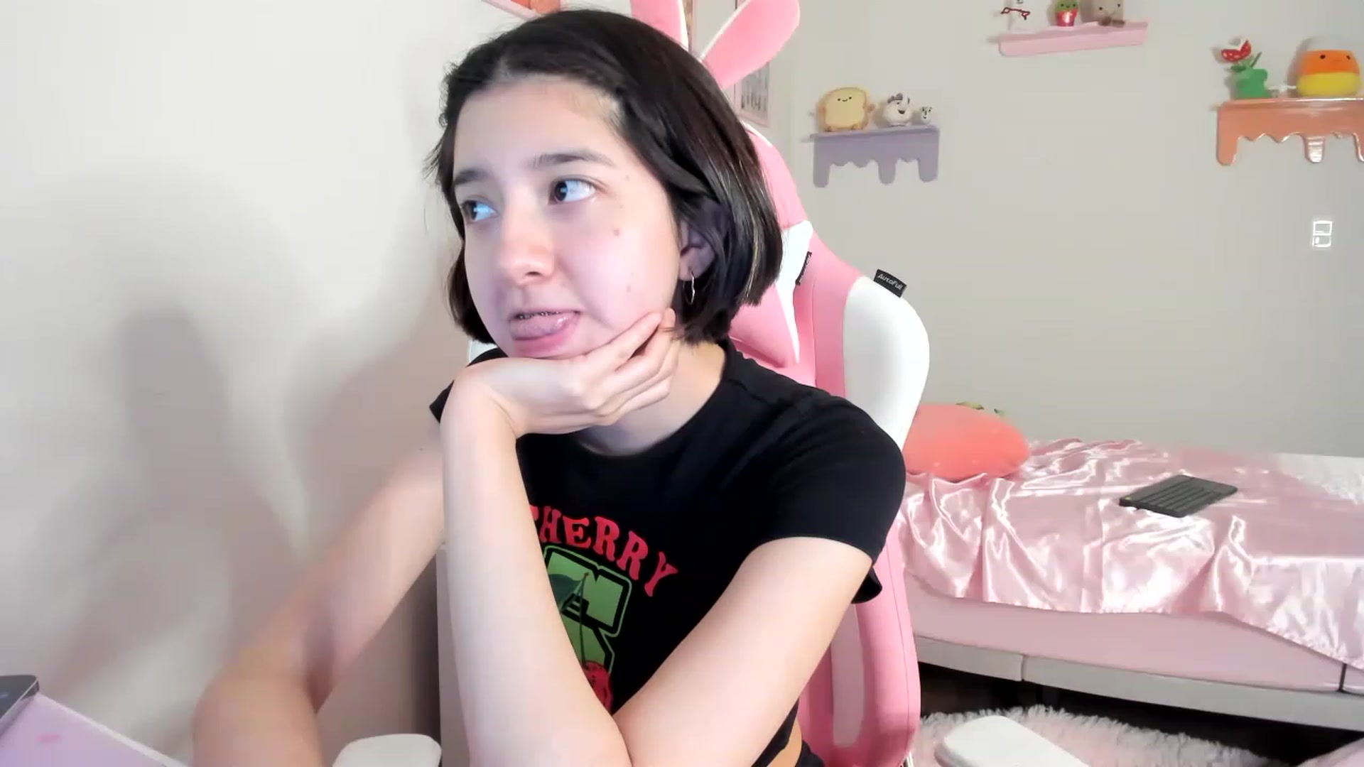 Gallery image thumbnail from Cherrycute666's myfreecams stream on, 06/11/2023, 07:09 image 19 of 20