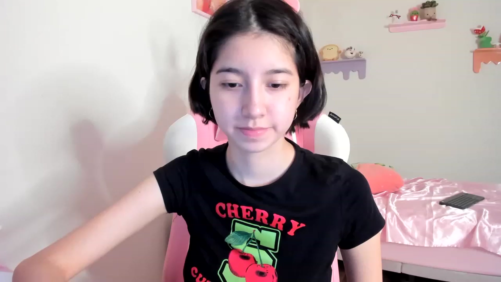 Gallery image thumbnail from Cherrycute666's myfreecams stream on, 06/11/2023, 09:32 image 9 of 20