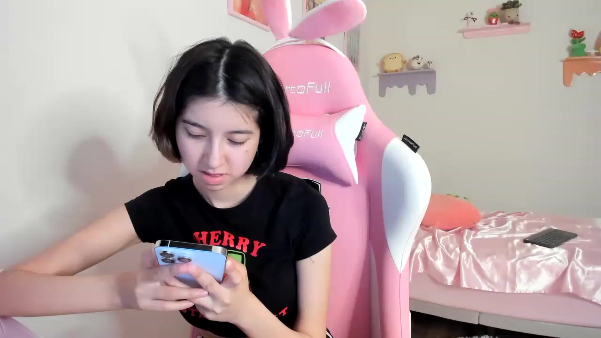 Gallery image thumbnail from Cherrycute666's myfreecams stream on, 06/11/2023, 09:32 image 17 of 20
