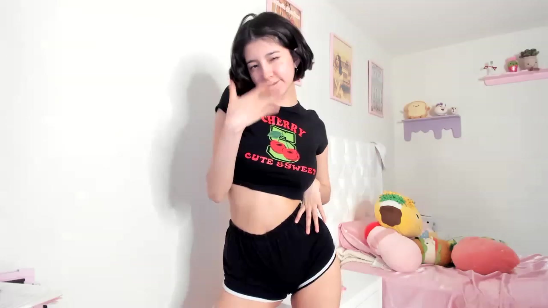 Gallery image thumbnail from Cherrycute666's myfreecams stream on, 06/11/2023, 09:52 image 13 of 20