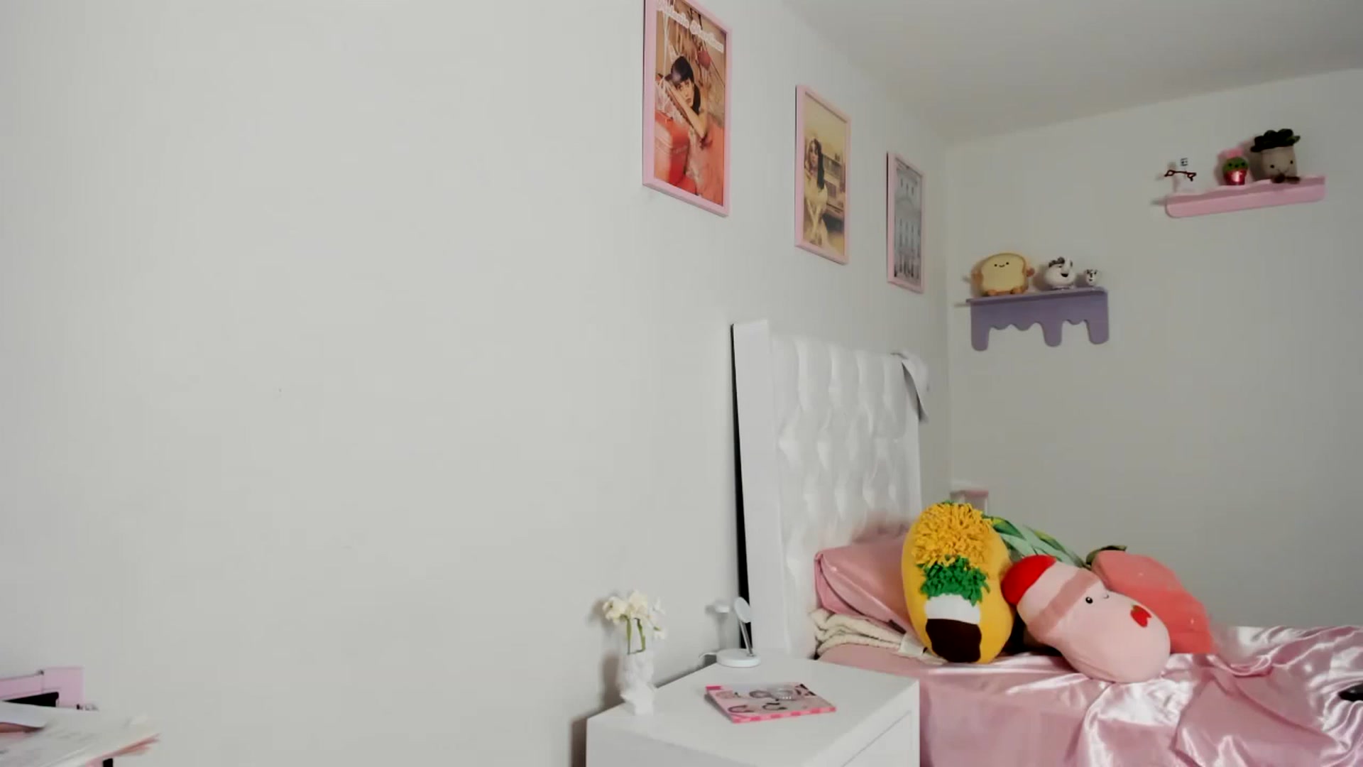 Gallery image thumbnail from Cherrycute666's myfreecams stream on, 06/11/2023, 12:46 image 7 of 20