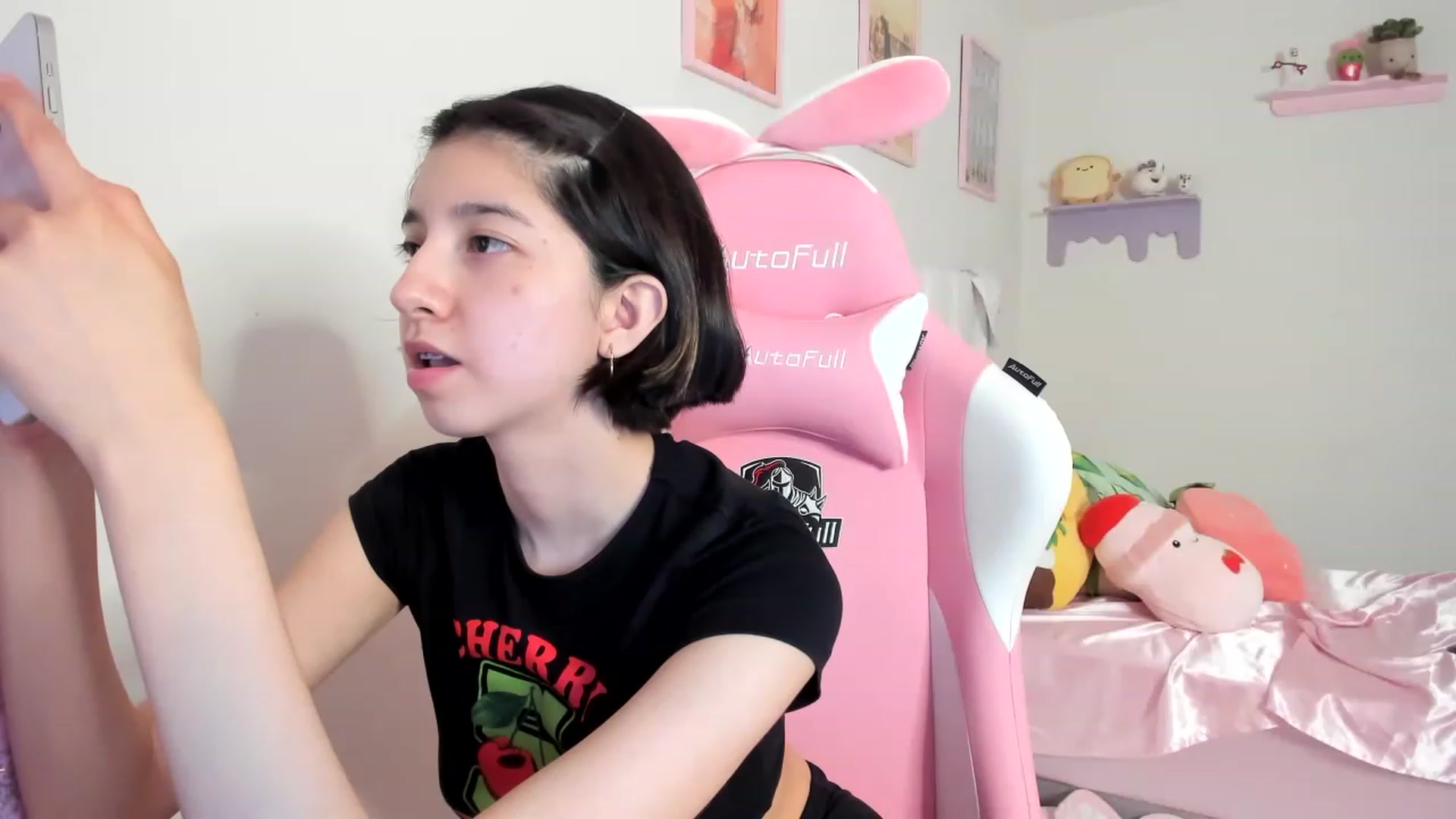 Gallery image thumbnail from Cherrycute666's myfreecams stream on, 06/11/2023, 12:46 image 14 of 20