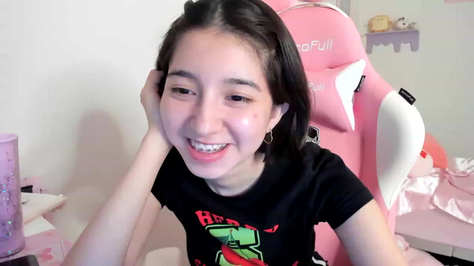 Gallery image thumbnail from Cherrycute666's myfreecams stream on, 06/11/2023, 12:46 image 19 of 20