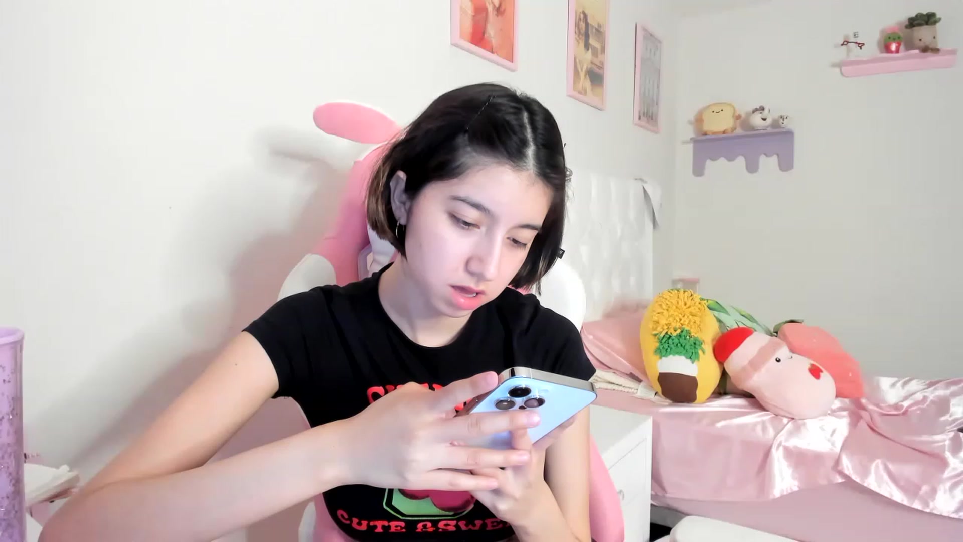Gallery image thumbnail from Cherrycute666's myfreecams stream on, 06/11/2023, 12:46 image 13 of 20