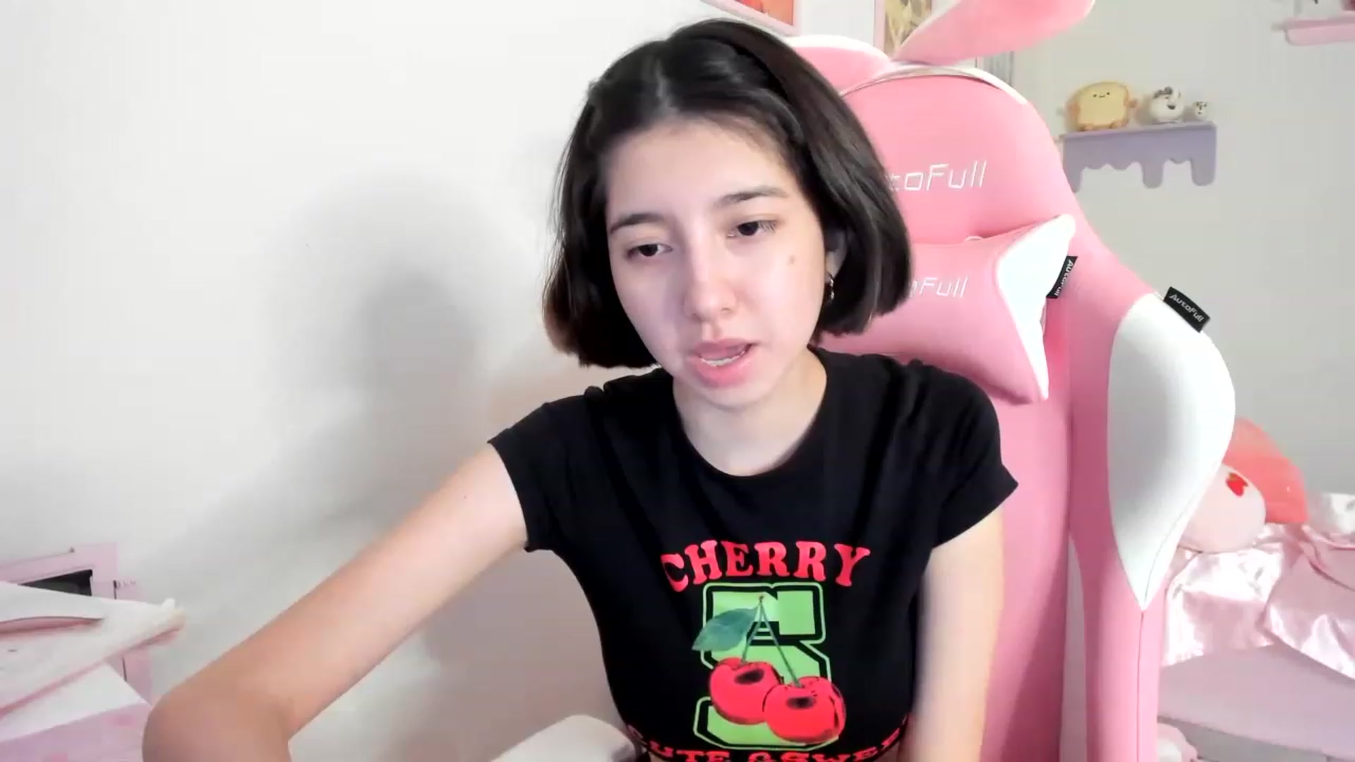 Gallery image thumbnail from Cherrycute666's myfreecams stream on, 06/11/2023, 13:42 image 8 of 20