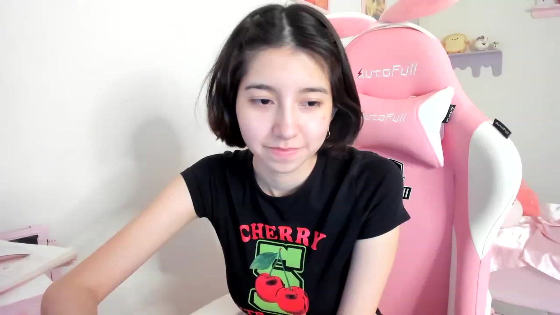 Gallery image thumbnail from Cherrycute666's myfreecams stream on, 06/11/2023, 13:42 image 10 of 20
